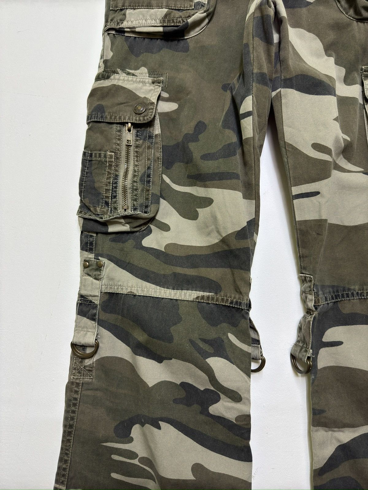 Japanese Brand Flare Camo Tactical Multi-Pocket Low Rise Raspberry Style Size US 27 - 7 Thumbnail