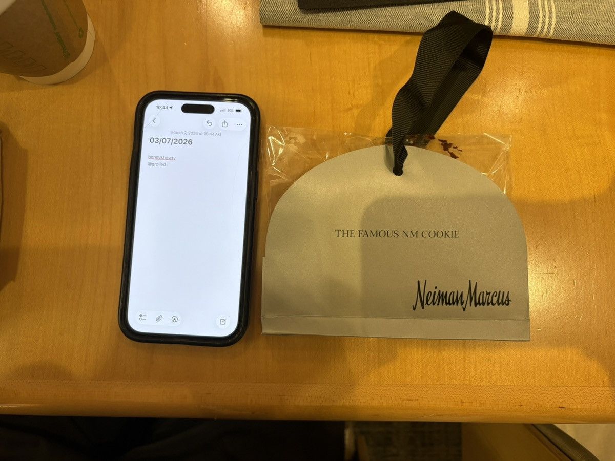 Neiman Marcus Neiman Marcus Famous Cookie Size ONE SIZE - 4 Thumbnail