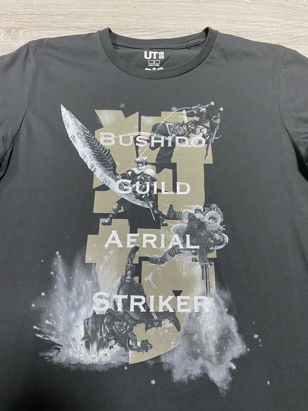 Japanese Brand Uniqlo Monster Hunter Bushido Guild Aerial Strike Size S Size US S / EU 44-46 / 1 - 2 Thumbnail
