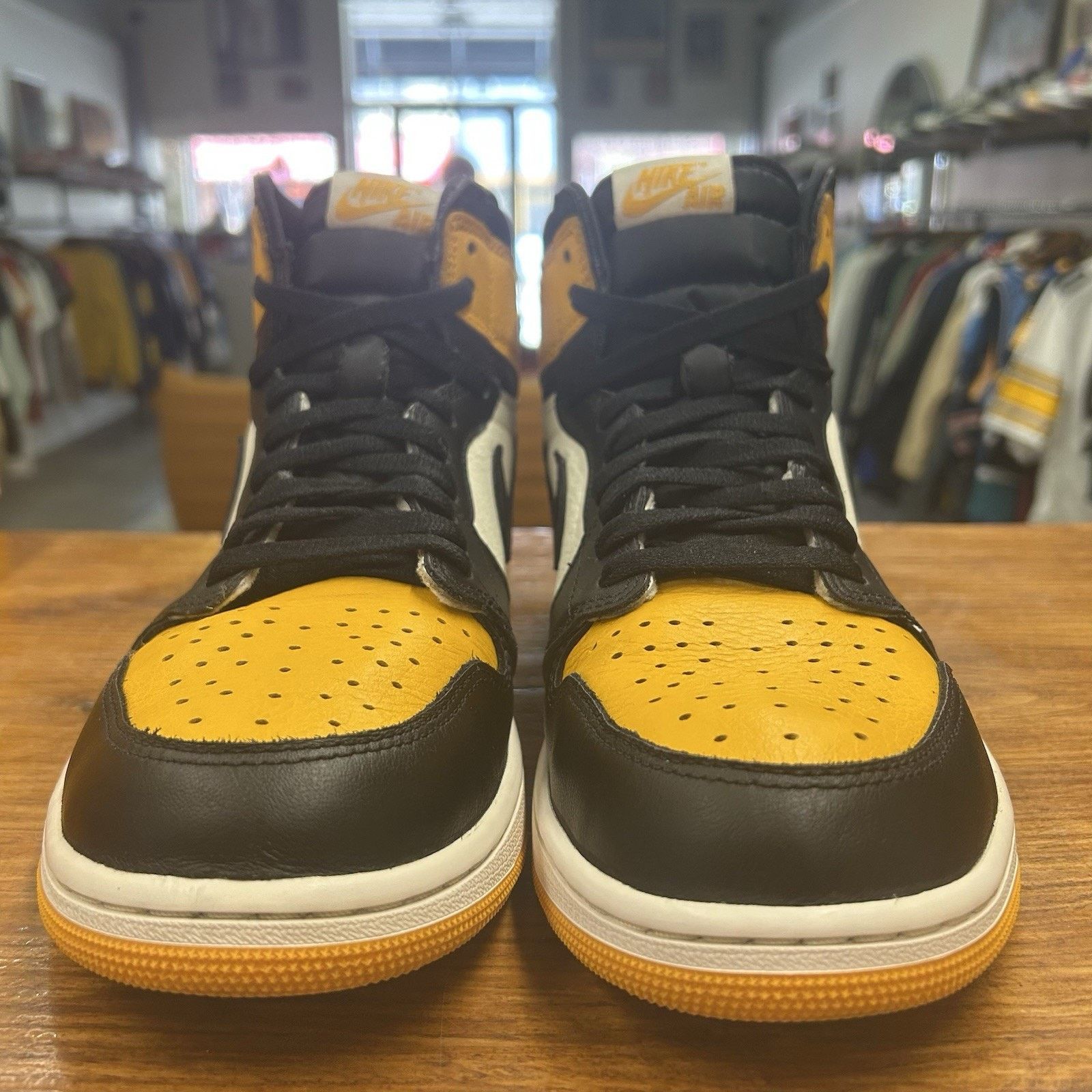 Jordan Brand Size 11.5 - Jordan 1 Retro OG High Yellow Toe Lightly Worn Size US 11.5 / EU 44-45 - 5 Thumbnail