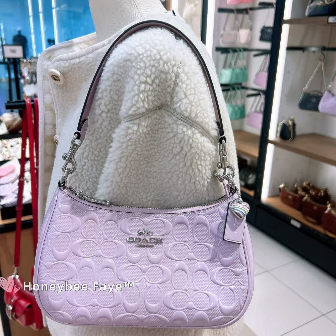 Coach Teri Shoulder Bag In Signature Leather Heart Charm CDA98 Size ONE SIZE - 2 Thumbnail