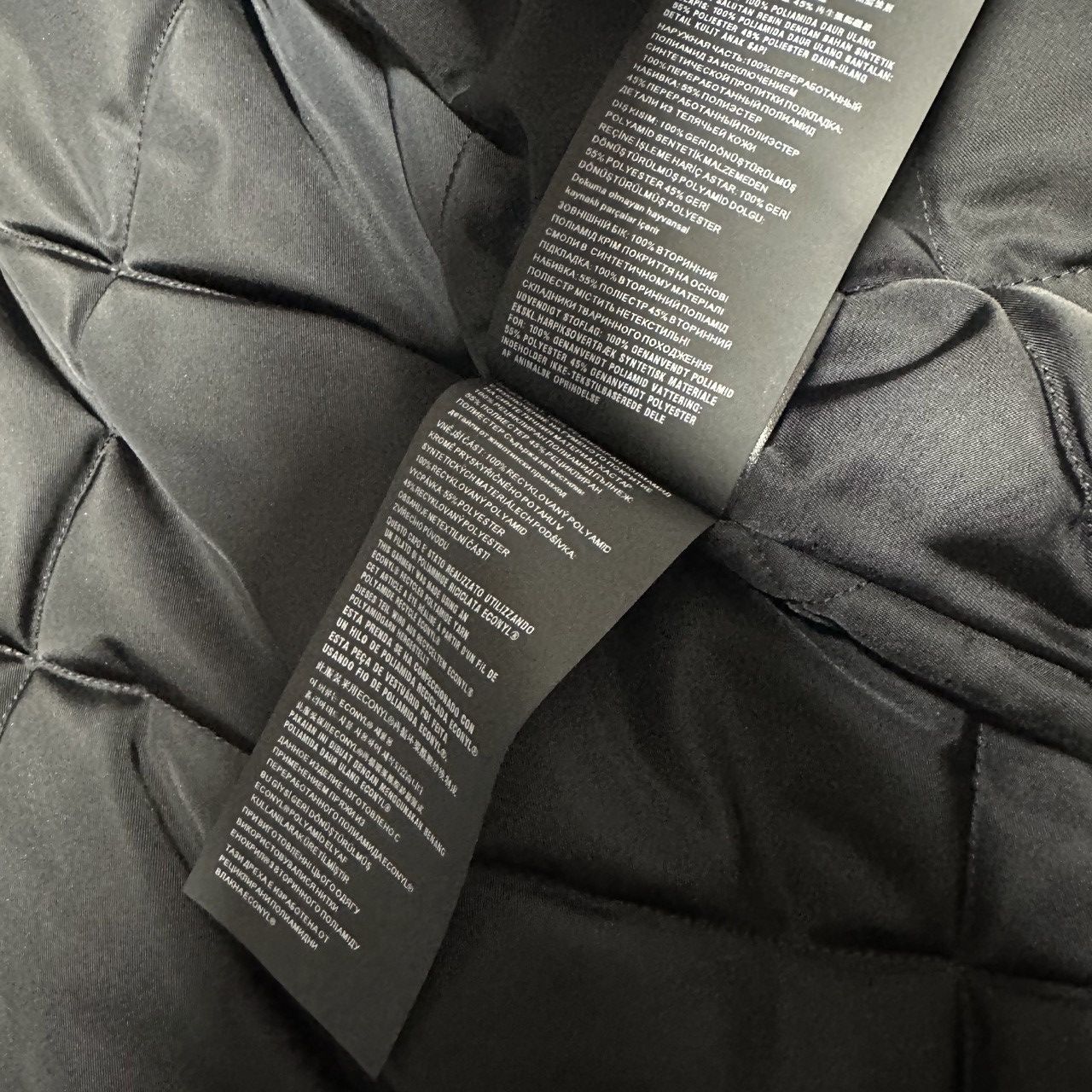 Prada Prada FW21 Re-Nylon Utility S M mens black jacket puffer Size US M / EU 48-50 / 2 - 17 Thumbnail