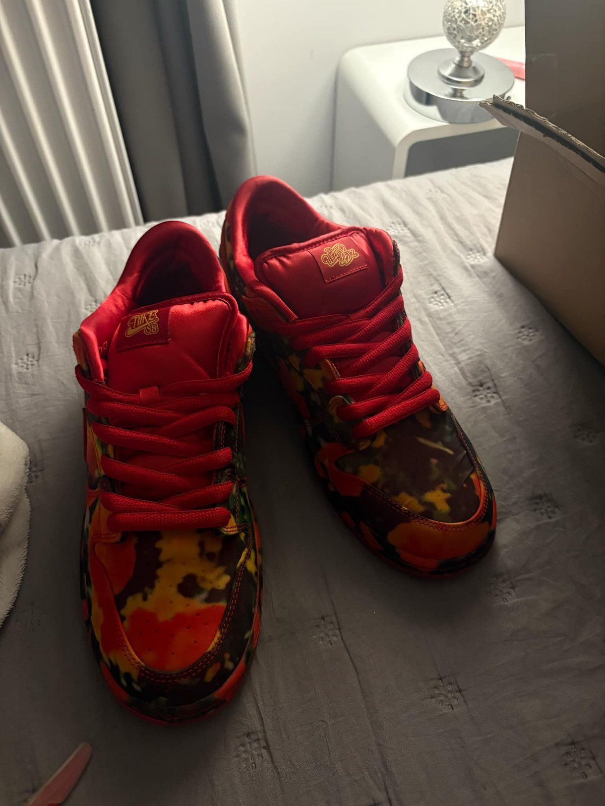 Other Nike SB Dunk Low Pro The Wizard of Oz Size US 10.5 / EU 43-44 - 1 Thumbnail