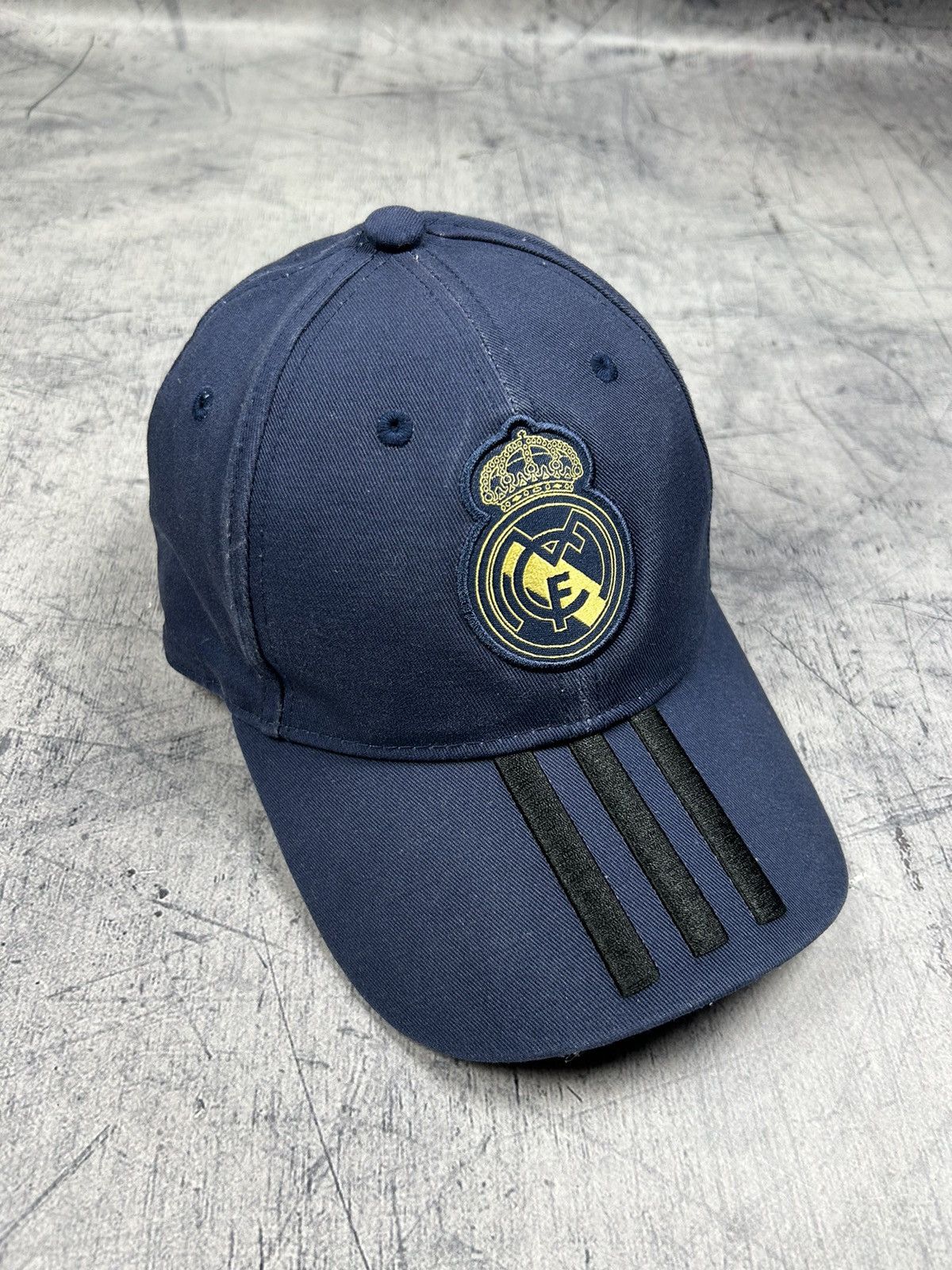 Adidas × Vintage Adidas Real Madrid Centre Logo Cap Soccer Jersey Size ONE SIZE - 4 Thumbnail