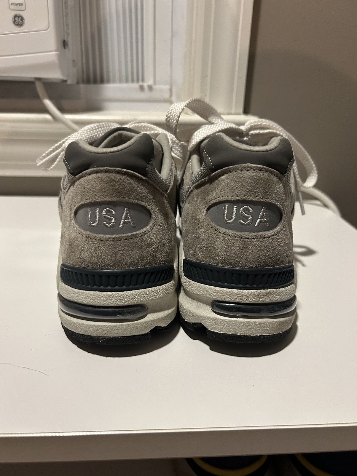 New Balance New Balance M990GY2 Size US 8.5 / EU 41-42 - 3 Thumbnail