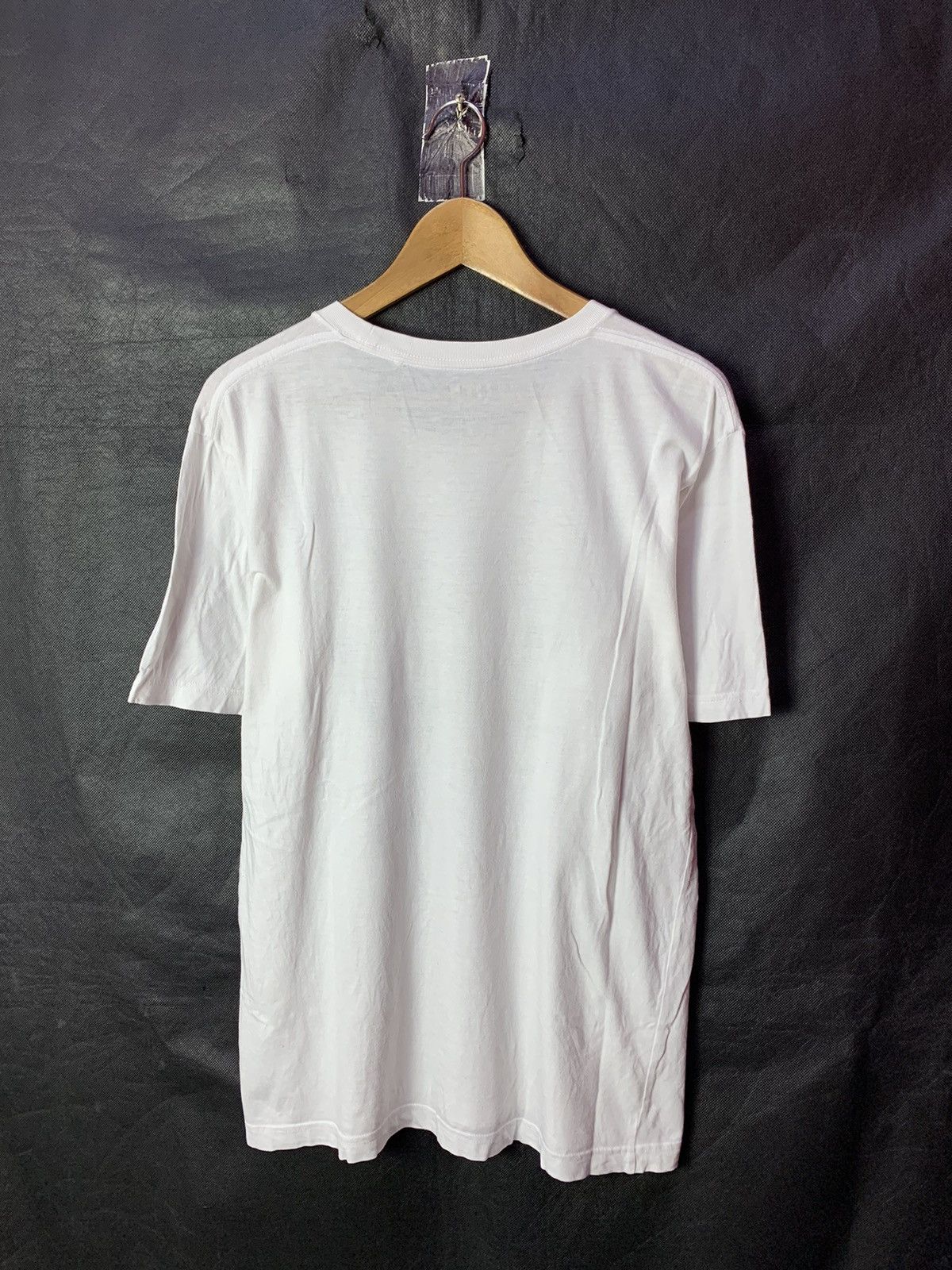 Japanese Brand Steals! Uniqlo Snoopy Peanuts Cartoon Tee Big Logo Size US M / EU 48-50 / 2 - 3 Thumbnail