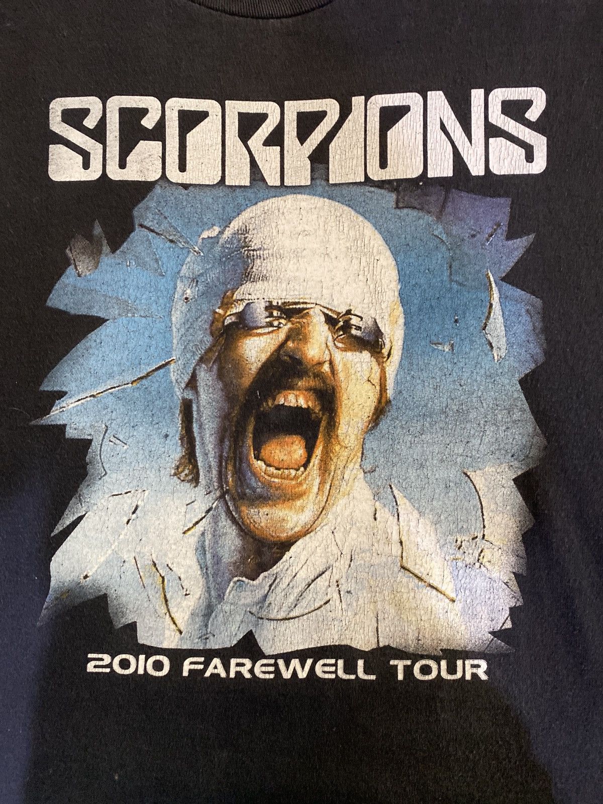Band Tees Scorpions - 2010 Farewell Tour Band Tee Size US XL / EU 56 / 4 - 4 Thumbnail