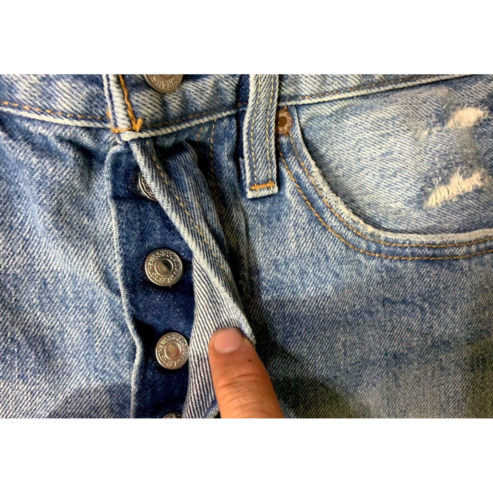 Levi's VINTAGE Levi's 501 Women's Denim Shorts Blue Size 26 Regular Cut-Off Size 26" / US 2 / IT 38 - 5 Thumbnail