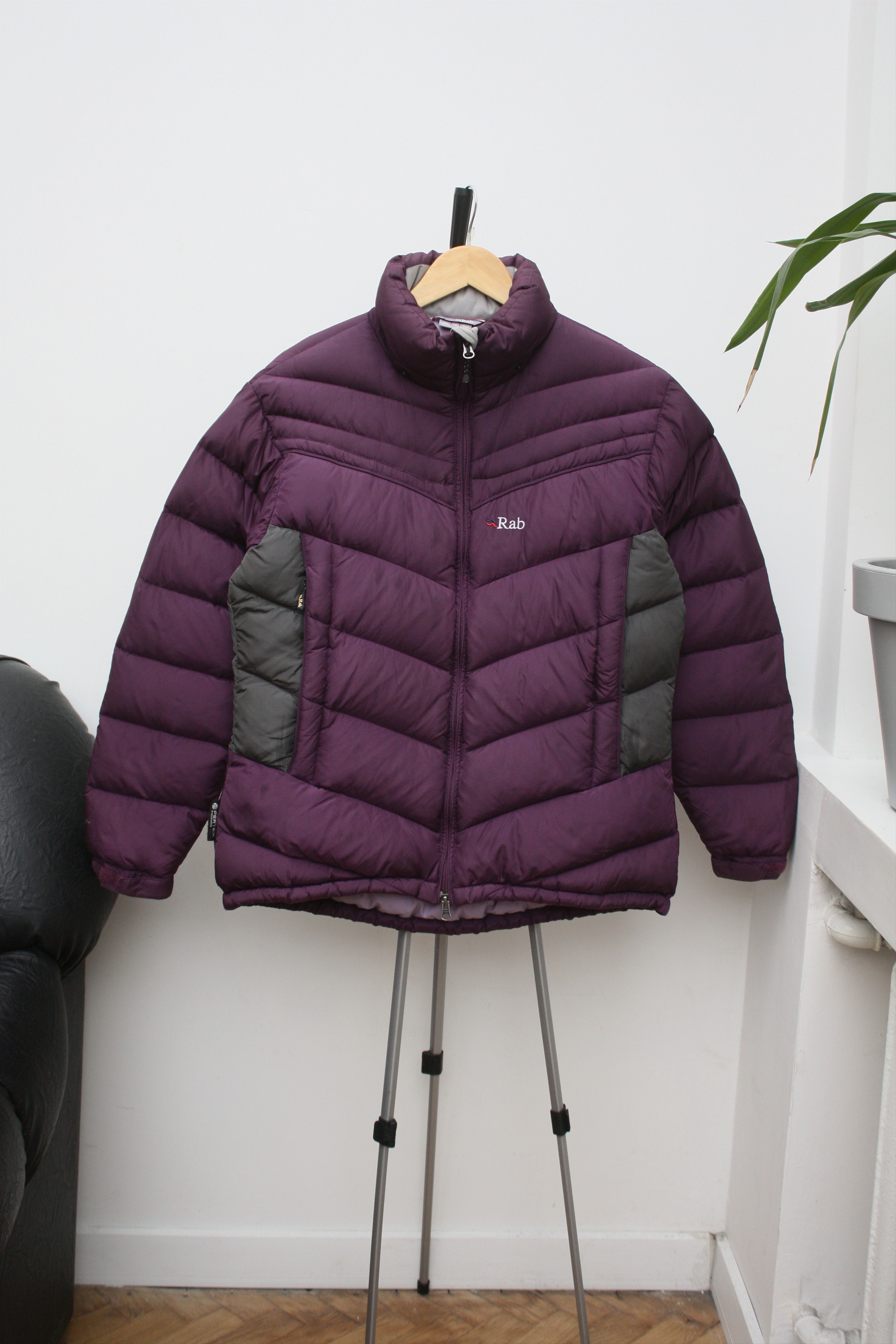 Rab Rab Wmn's Ascent Jacket Pertex Purple Medium Size M / US 6-8 / IT 42-44 - 1 Thumbnail
