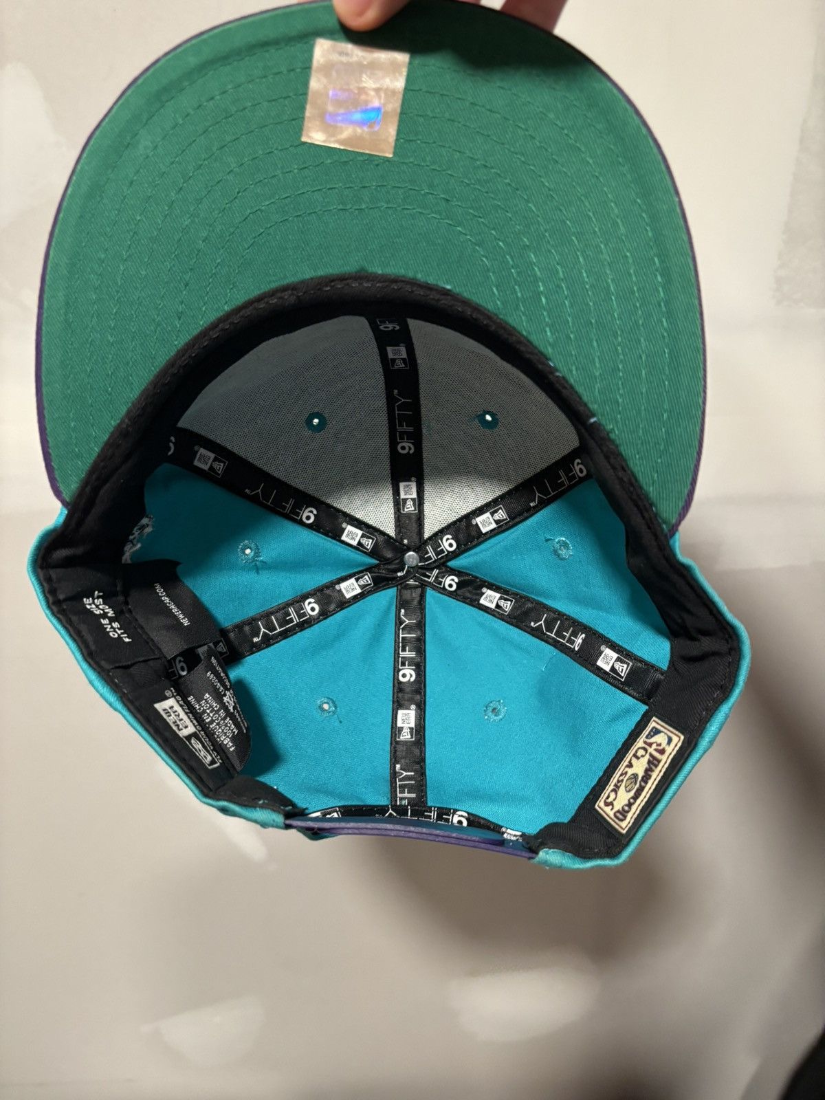 New Era × Vintage Vintage Charlotte Hornets Snapback Hat Size ONE SIZE - 6 Thumbnail