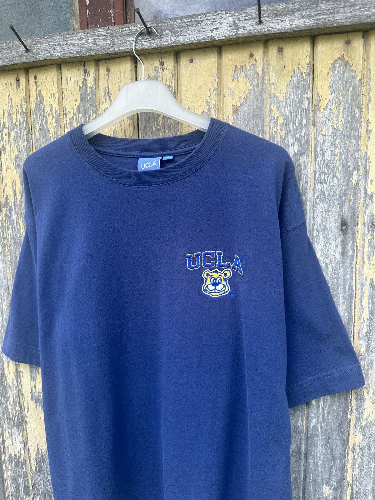 Collegium Ucla University Embroidery Logo Vintage TShirt A518 Size US M / EU 48-50 / 2 - 3 Thumbnail