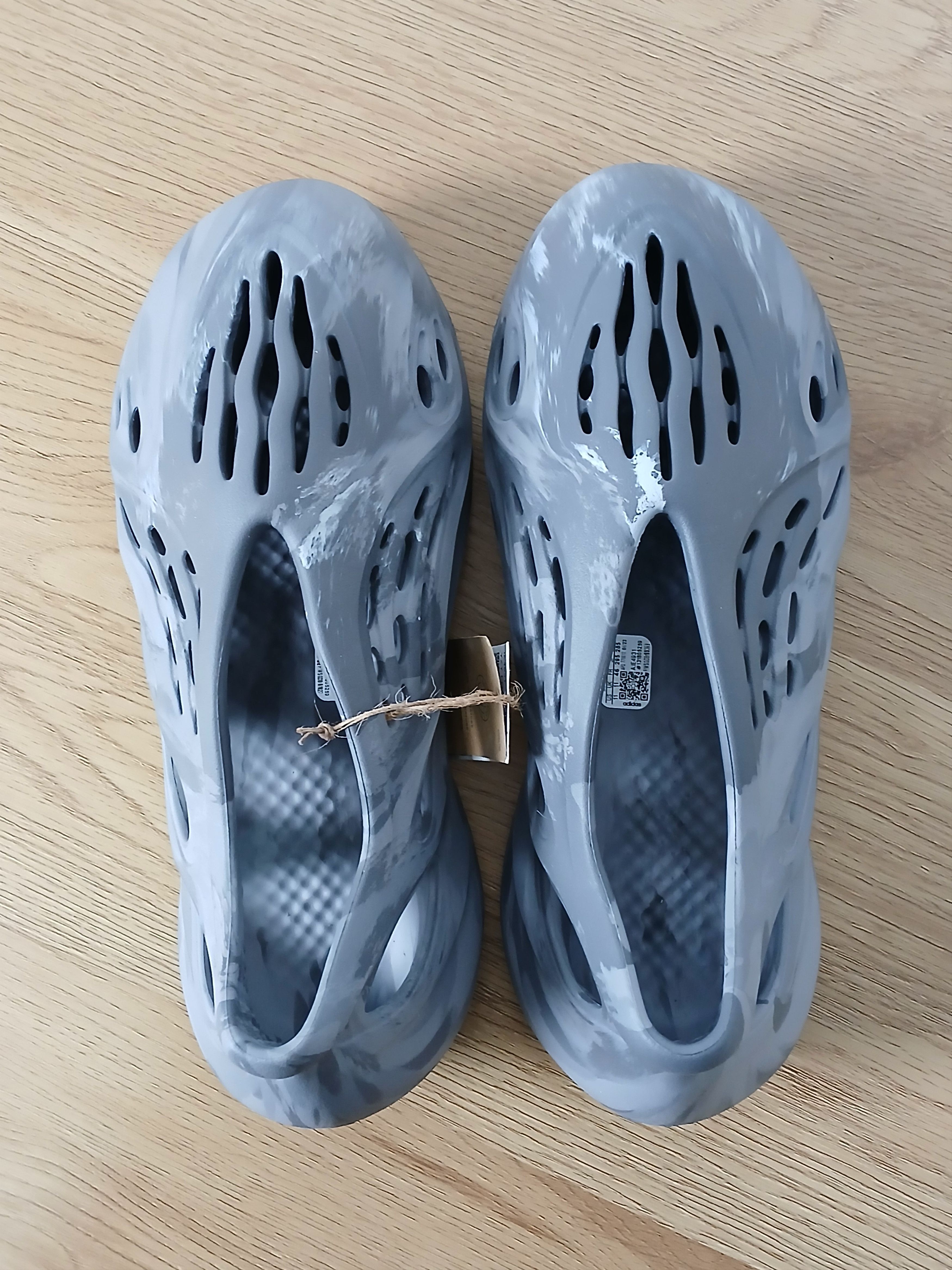 Adidas × Kanye West × Yeezy New Adidas Yeezy Foam Runner Size US 11 / EU 44 - 5 Thumbnail