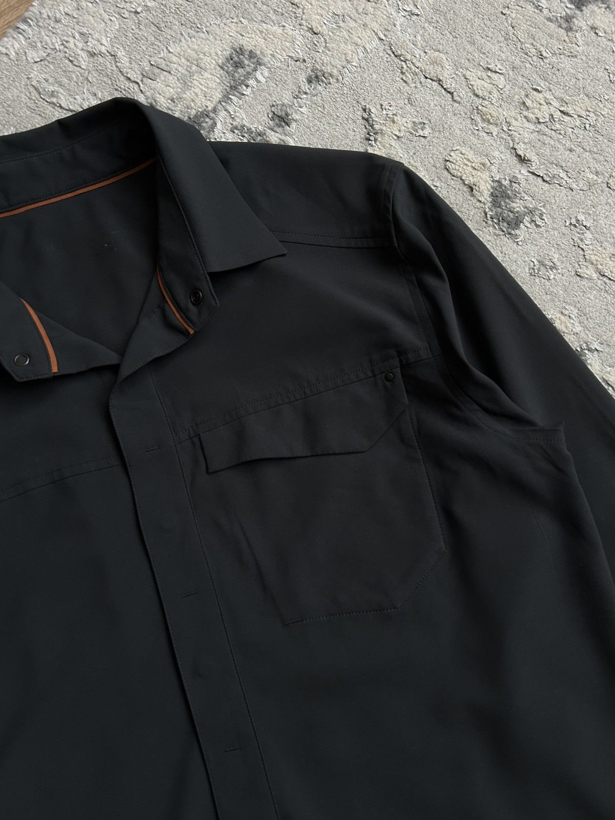 Arc’teryx Man’s Gorpcore gray shirt size S