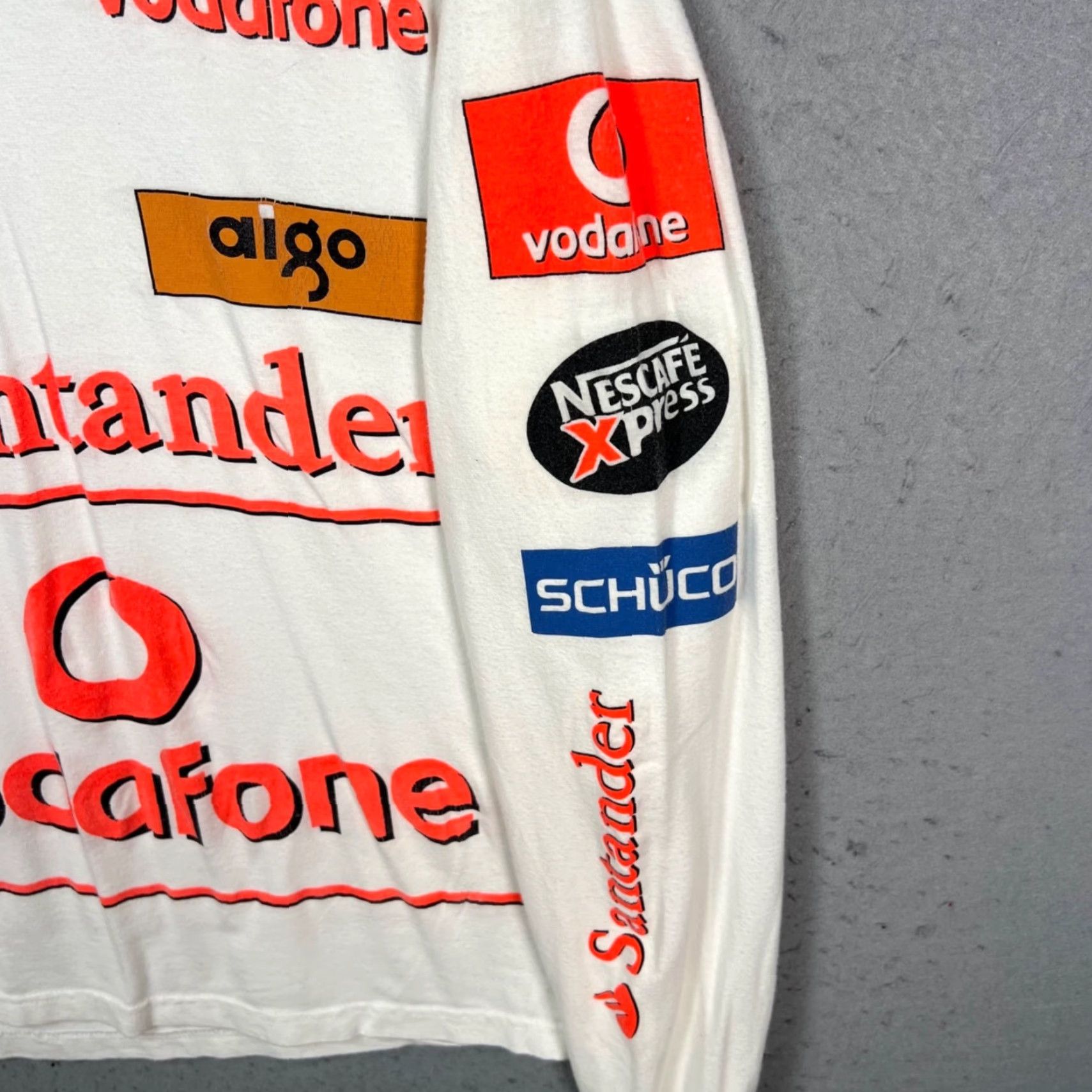 Vintage VINTAGE Vodafone McLaren Mercedes Formula 1 Racing Long Sleeve T Shirt White Size US L / EU 52-54 / 3 - 6 Thumbnail