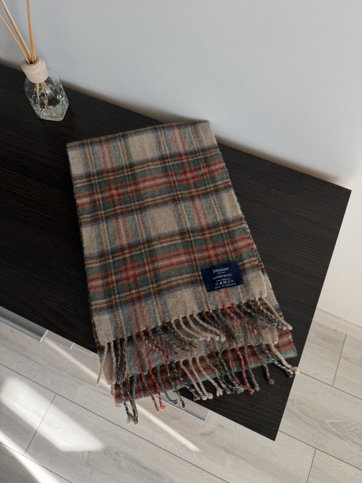 Johnstons Of Elgin Johnstons Lambswool Scarf Check Plaid Made in Scotland Size ONE SIZE - 1 Thumbnail