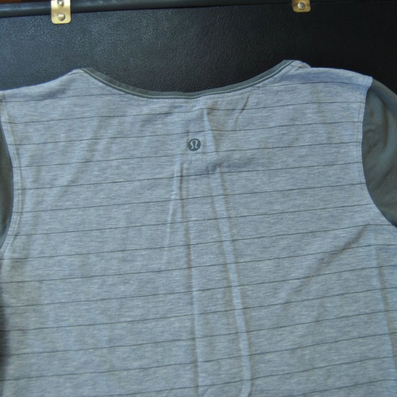 Lululemon Lululemon Striped Gray Short Sleeve Shirt 6 Size M / US 6-8 / IT 42-44 - 7 Thumbnail