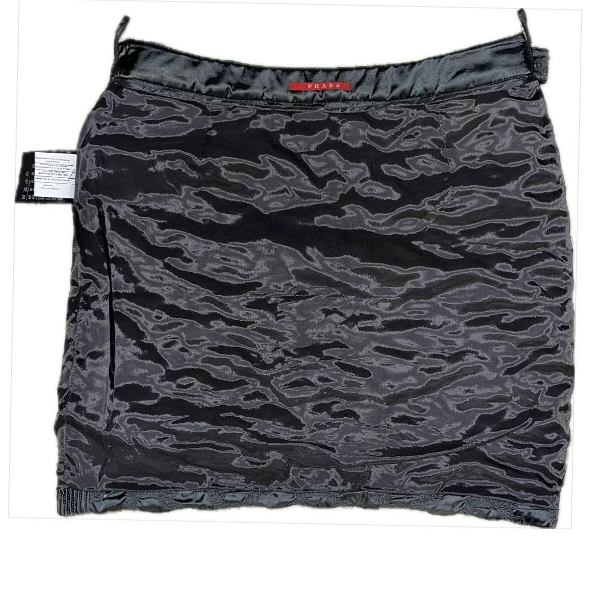Prada PRADA SS2008 textured mini skirt nylon c2037-00002 RARE Size 28" / US 6 / IT 42 - 4 Thumbnail