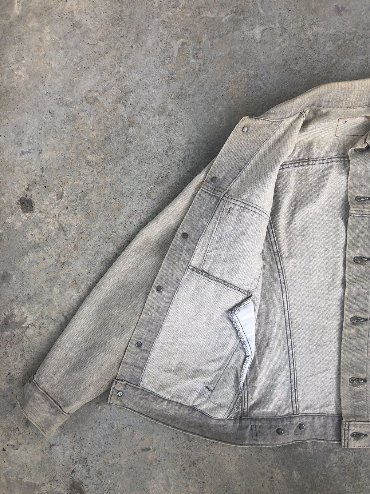 Levi's Vintage 80’s Levi’s Denim Jacket Distressed Denim Size US S / EU 44-46 / 1 - 6 Thumbnail