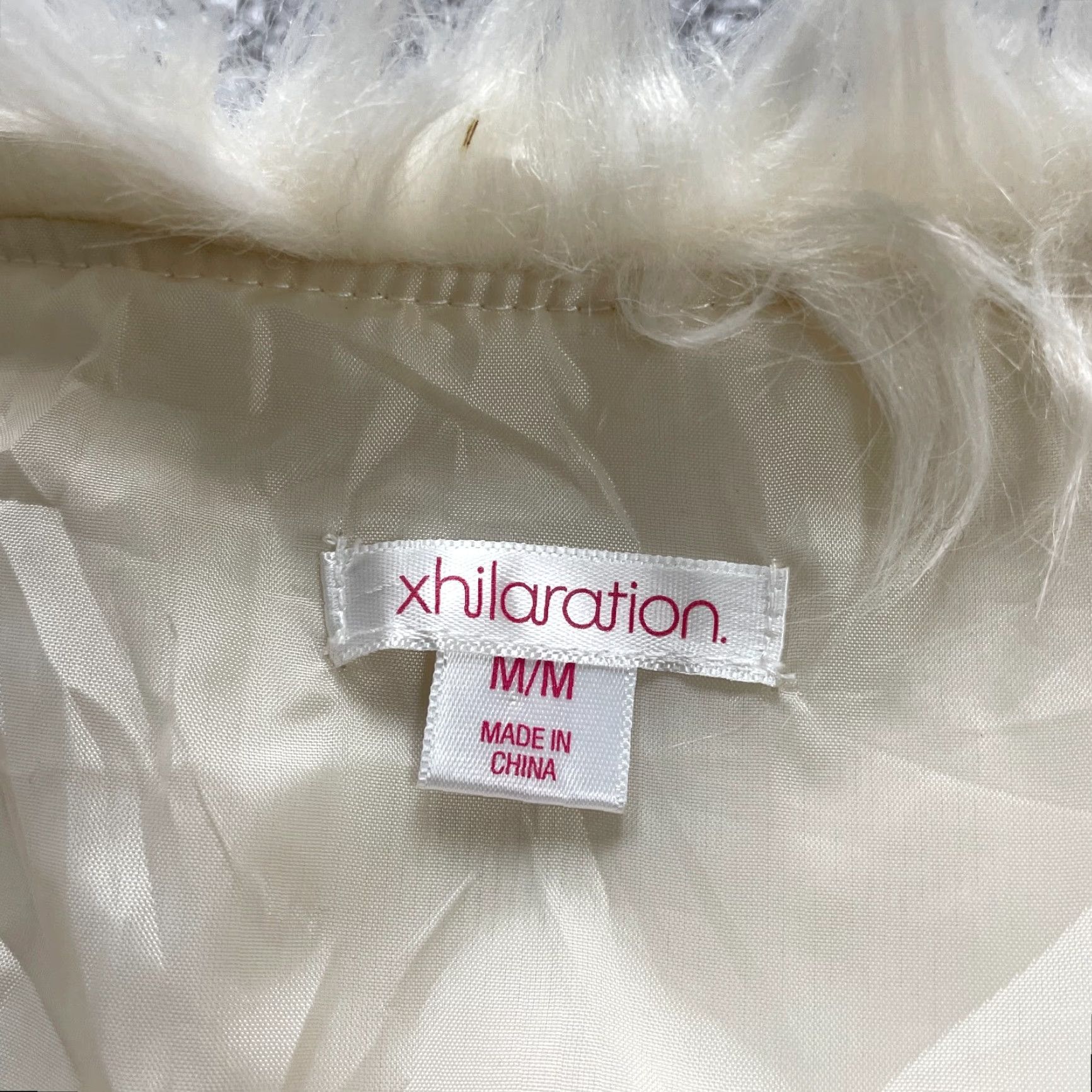 Vintage Xhilaration Vest Womens Medium Beige Lined Sleeveless Open Fur Acrylic Cover Up Size M / US 6-8 / IT 42-44 - 4 Thumbnail