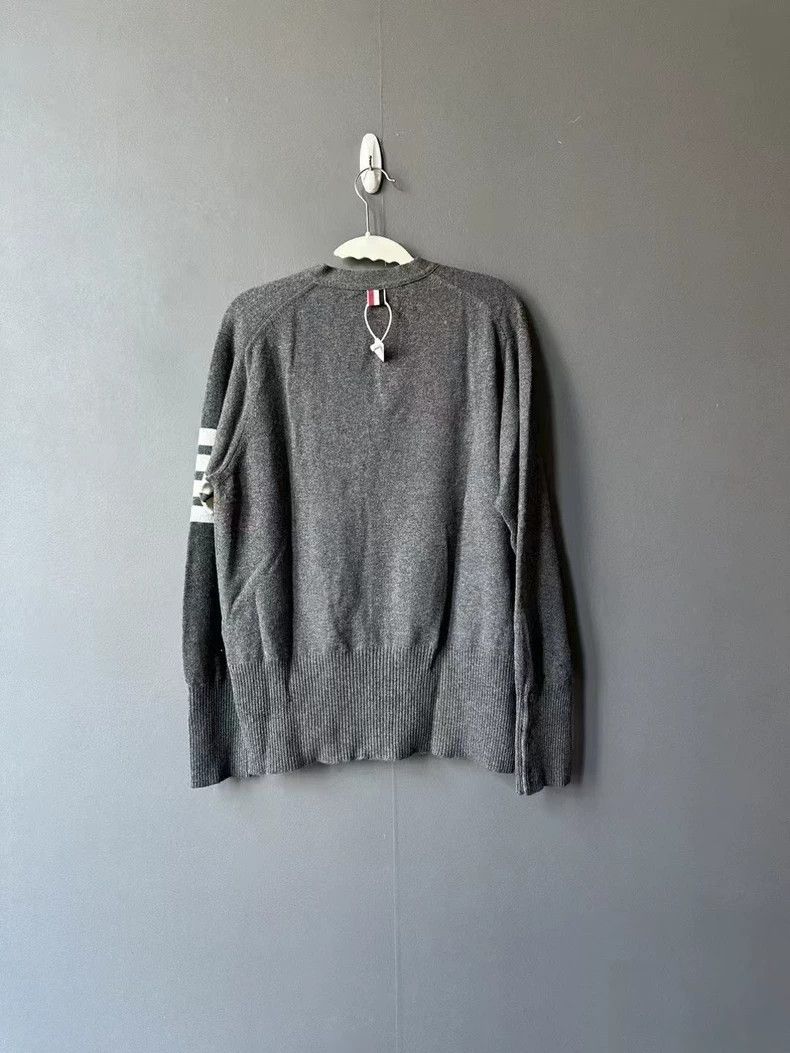 Thom Browne Thom Browne Medium gray cashmere cardigan jacket 2505-Nexta Size US XL / EU 56 / 4 - 2 Thumbnail