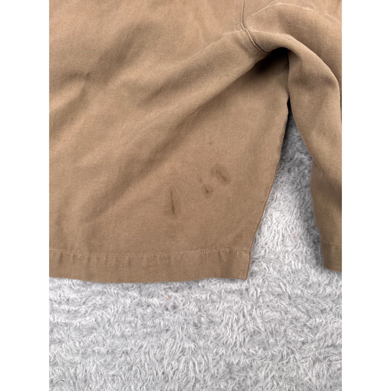 Tommy Bahama Tommy Bahama Shorts Men 36 Brown Bermuda Silk Pleated Beach Vacation 35x8 Cargo Pocket Relaxed Shorts Mens Beach Size US 36 / EU 52 - 2 Thumbnail