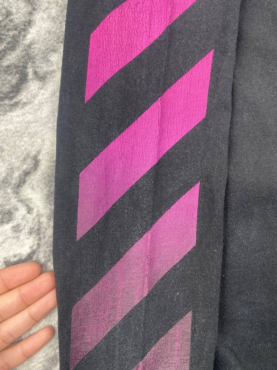 Off-White Off White Diagonal Gradient Long Sleeve Big Logo Men Size US L / EU 52-54 / 3 - 11 Thumbnail