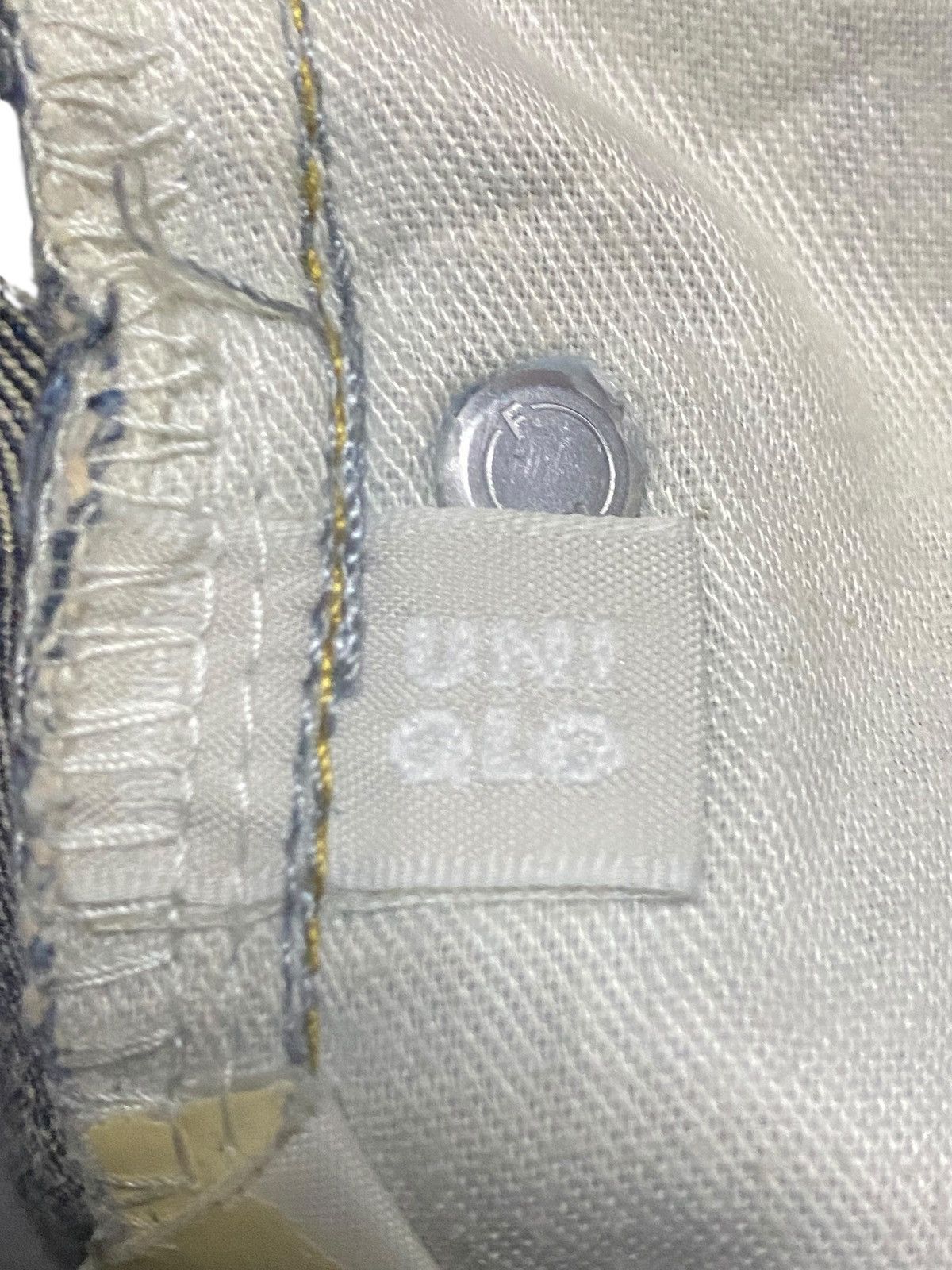 Japanese Brand Vintage Japanese Brand Uniqlo Mud Wash Distressed Jeans Size US 36 / EU 52 - 13 Thumbnail
