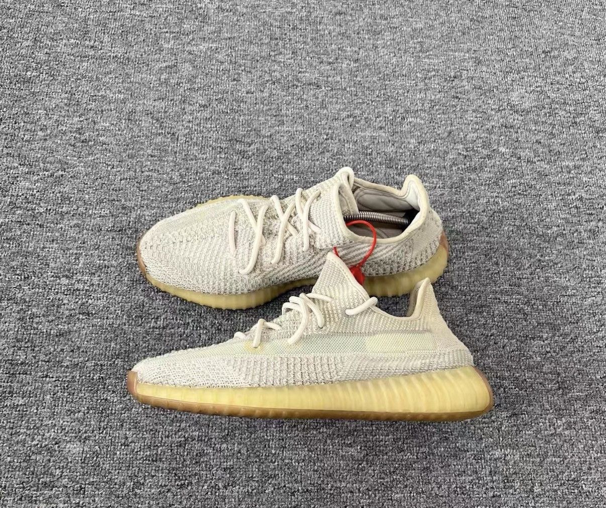 Yeezy YEEZY 350 Running Shoes J16 Size US 9.5 / EU 42-43 - 2 Thumbnail