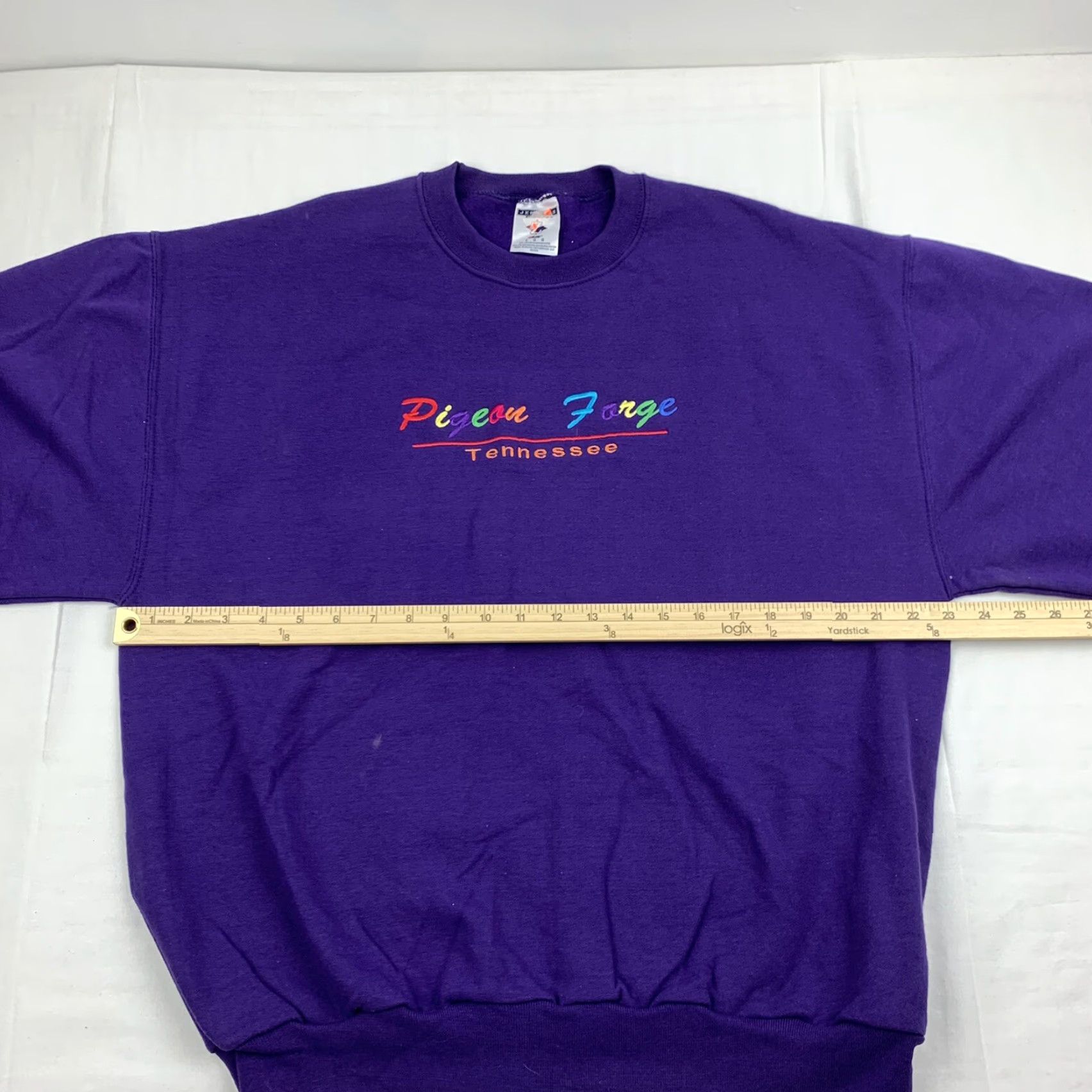 Jerzees VINTAGE Jerzees Pigeon Forge Tennessee Sweatshirt XL Purple Embroidered 90s Mens Size US XL / EU 56 / 4 - 7 Thumbnail