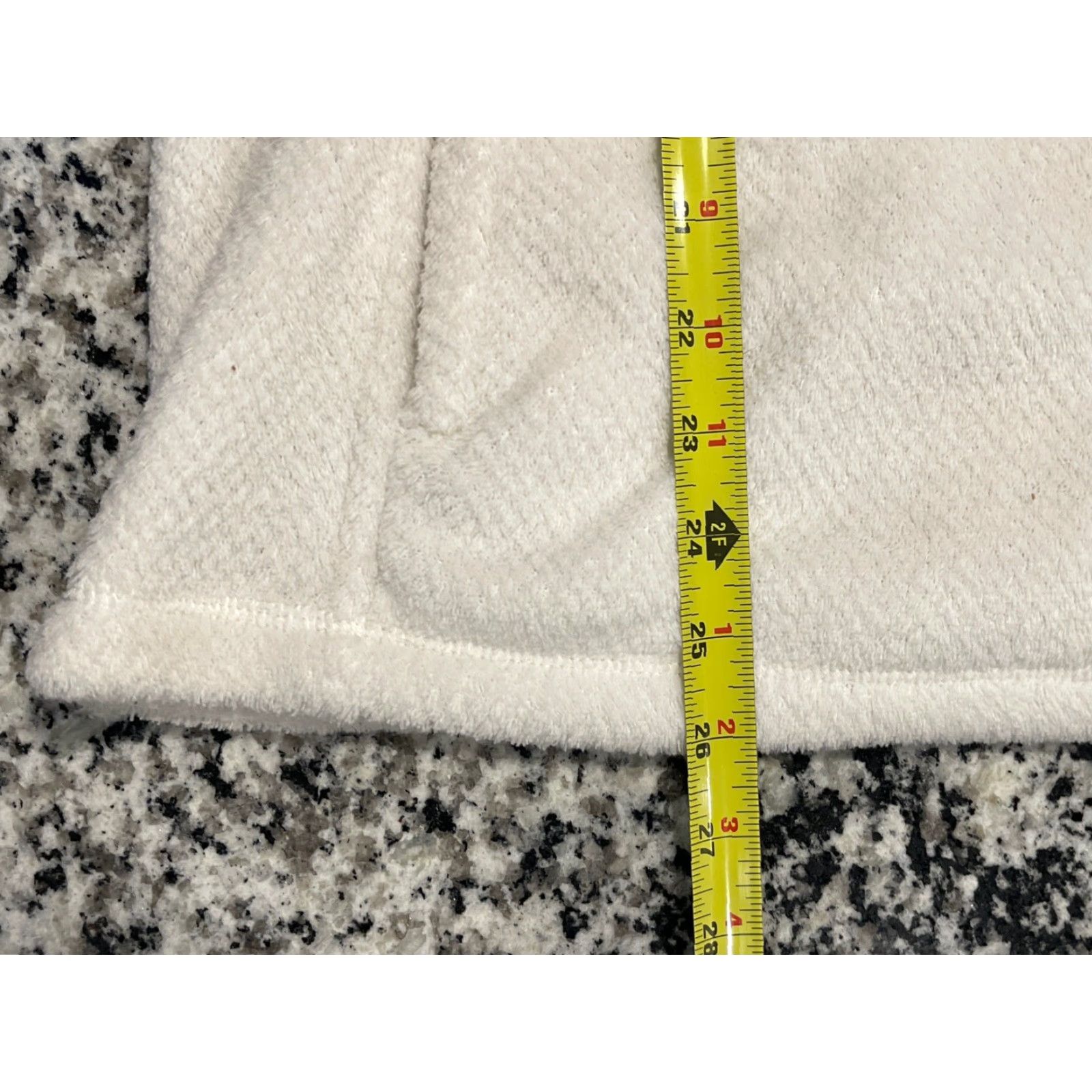 Patagonia Patagonia Sweater Womens L White Fleece Pullover Mock Neck Raglan Button Logo 1/4 Snap Pocket Casual Womens Size L / US 10 / IT 46 - 2 Thumbnail