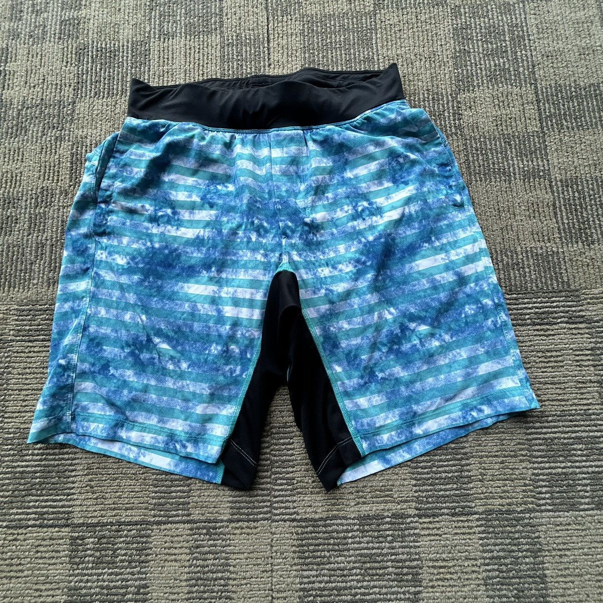 Lululemon Lululemon Men’s T.H.E. Shorts 10" Inseam Striped Lined Blue Size US 34 / EU 50 - 1 Thumbnail