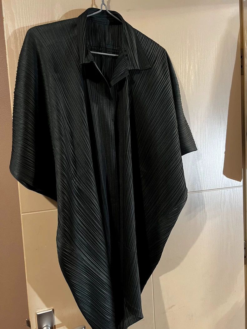 Issey Miyake Issey Miyake Dark green coat Size L / US 10 / IT 46 - 1 Thumbnail