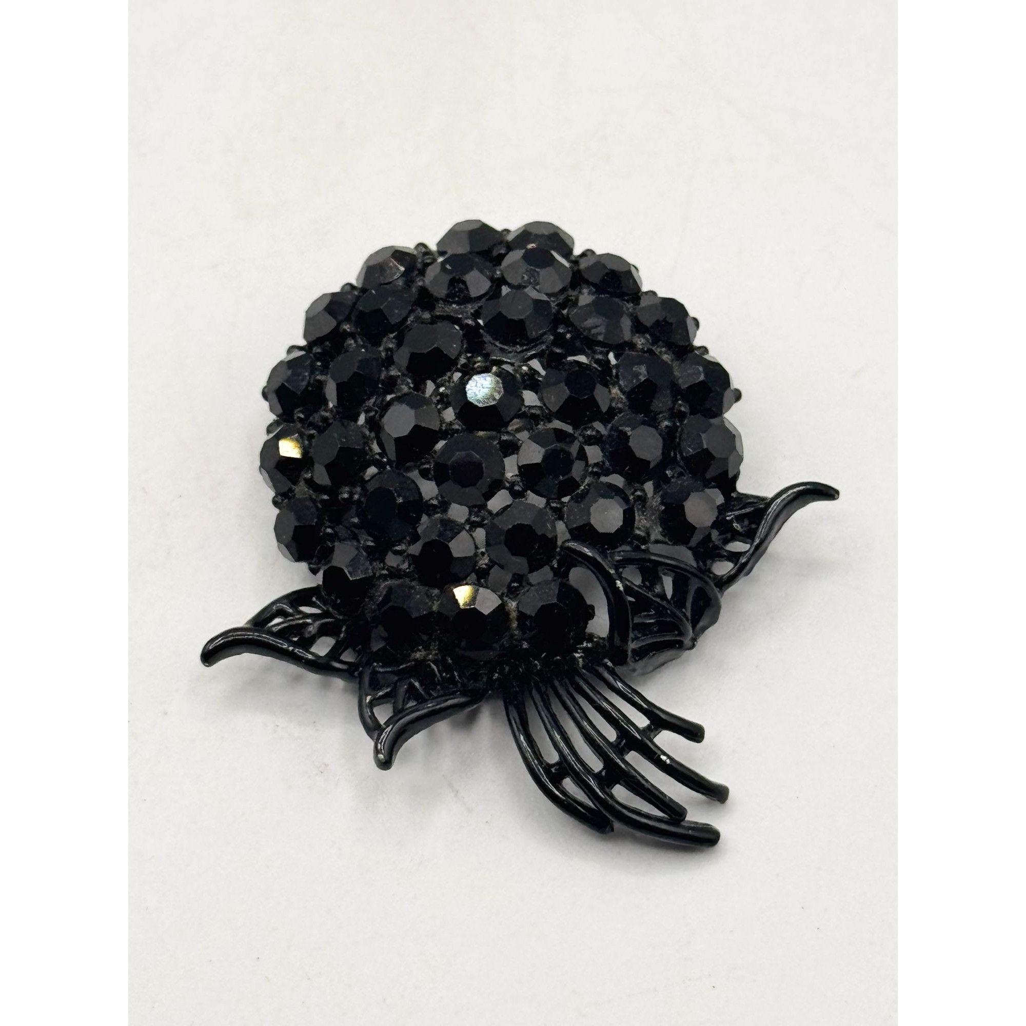 Vintage Vintage black glass rhinestone Japanned flower brooch pin Size ONE SIZE - 2 Thumbnail