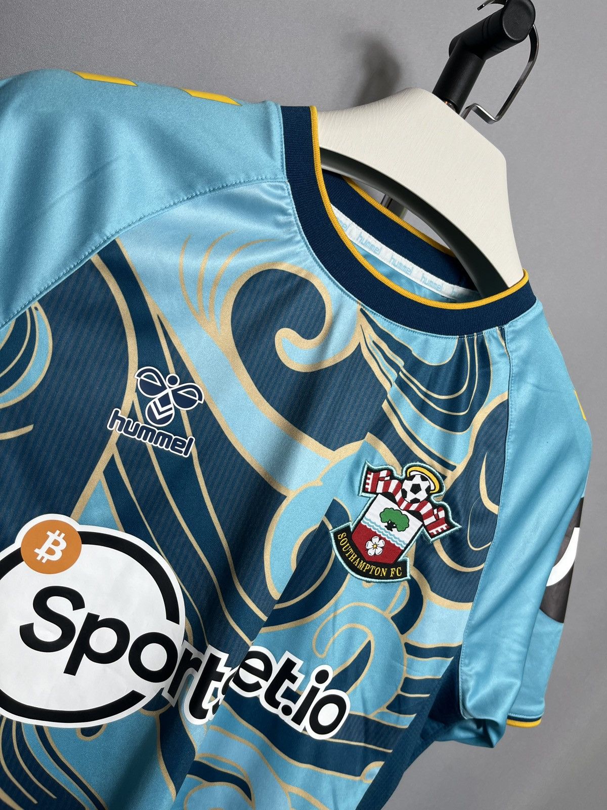 Hummel × Sports Specialties Hummel Southampton Away Shirt 2022 2023 Adults Jersey #20 Size US M / EU 48-50 / 2 - 2 Thumbnail