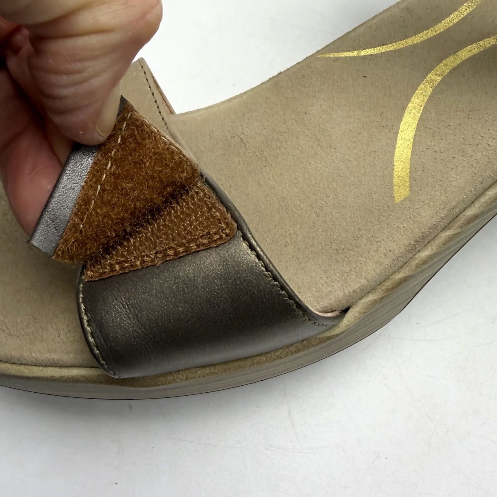 Vintage VINTAGE? Naot Sandal Womens 11 EU 42 Beige Leather Ankle Strap Block Heel Mid Slingback Adjustable Cushion Comfort Closed Toe? Size US 11 / IT 41 - 7 Thumbnail