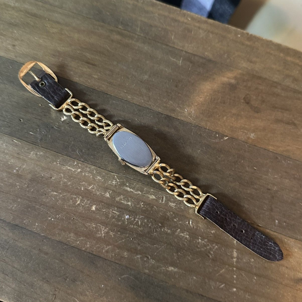 Vintage Vintage Lucerne gold tone chain and leather band watch Size ONE SIZE - 3 Thumbnail