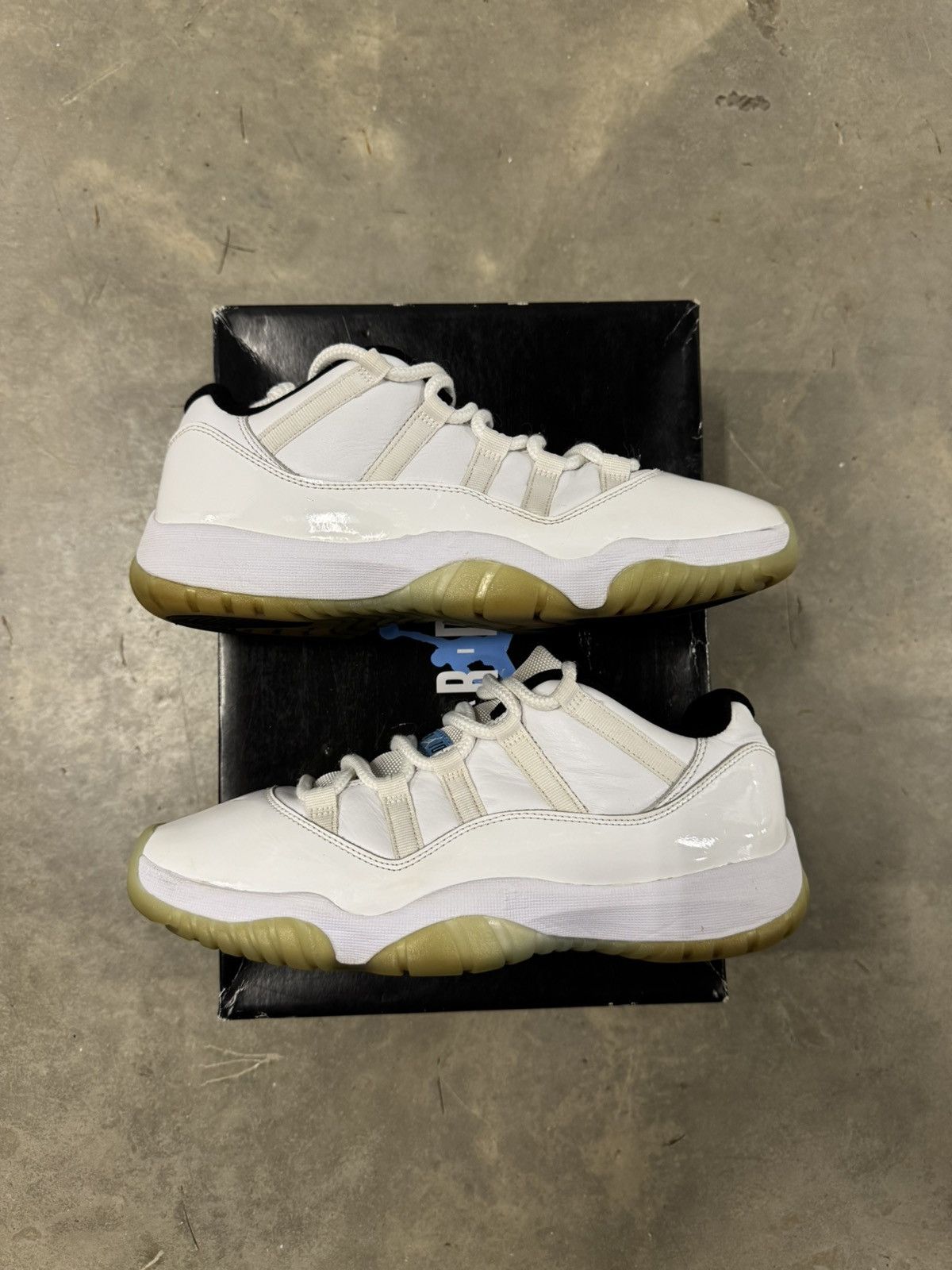 Jordan Brand Jordan 11 Retro Low Legend Blue Size 9 Size US 9 / EU 42 - 2 Thumbnail