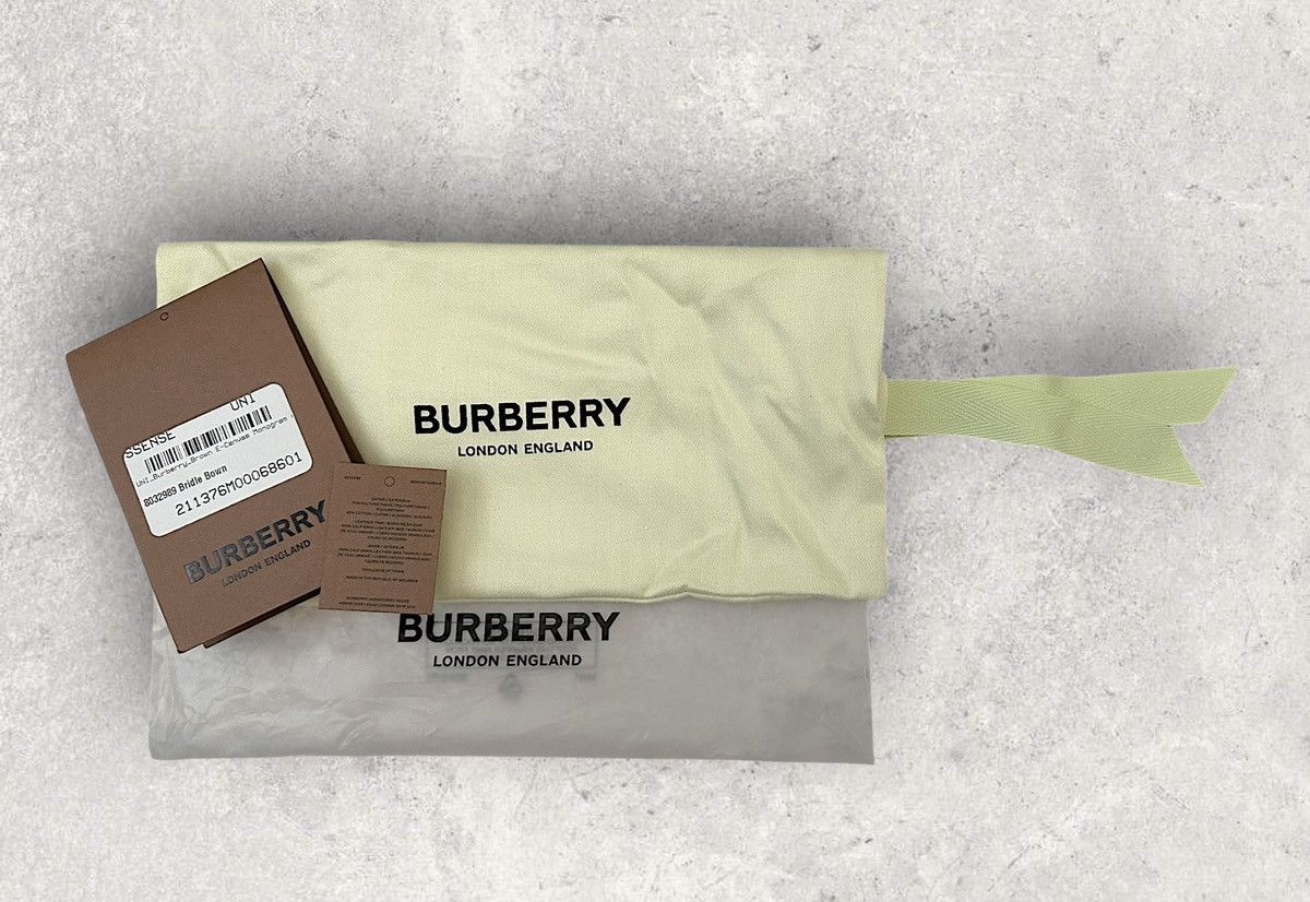 Burberry Burberry TB Monogram AirPod Pro Case Size ONE SIZE - 13 Thumbnail