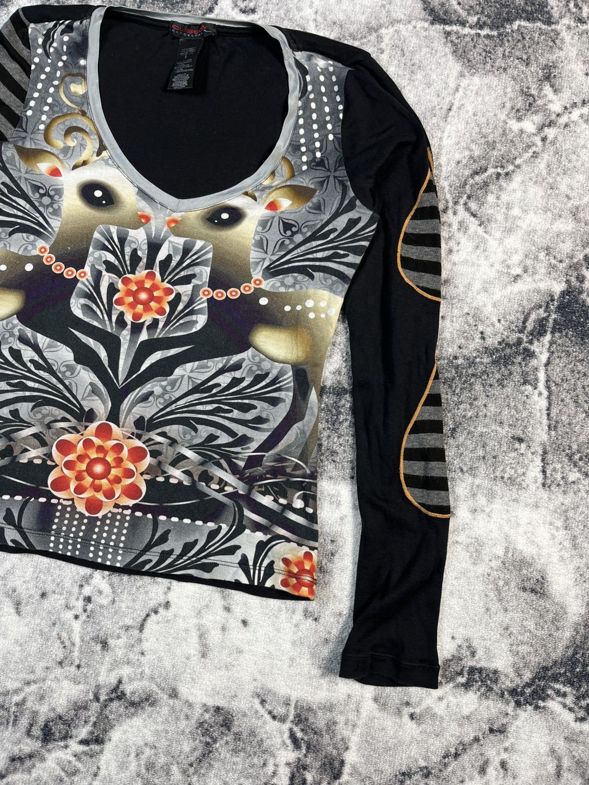 Custo Barcelona Custo Barcelona Deer Graphic Long Sleeve Y2K Top XS S Size XS / US 0-2 / IT 36-38 - 3 Thumbnail