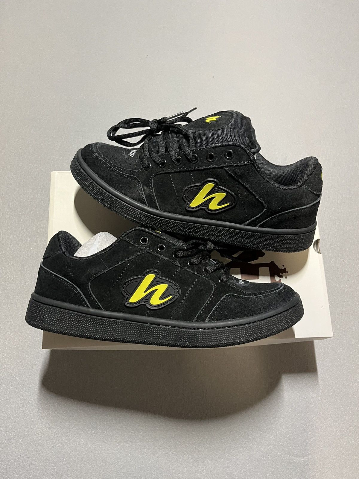 Holiday Brand Holiday Rambos Black/Yellow 8.5 Size US 8.5 / EU 41-42 - 5 Thumbnail