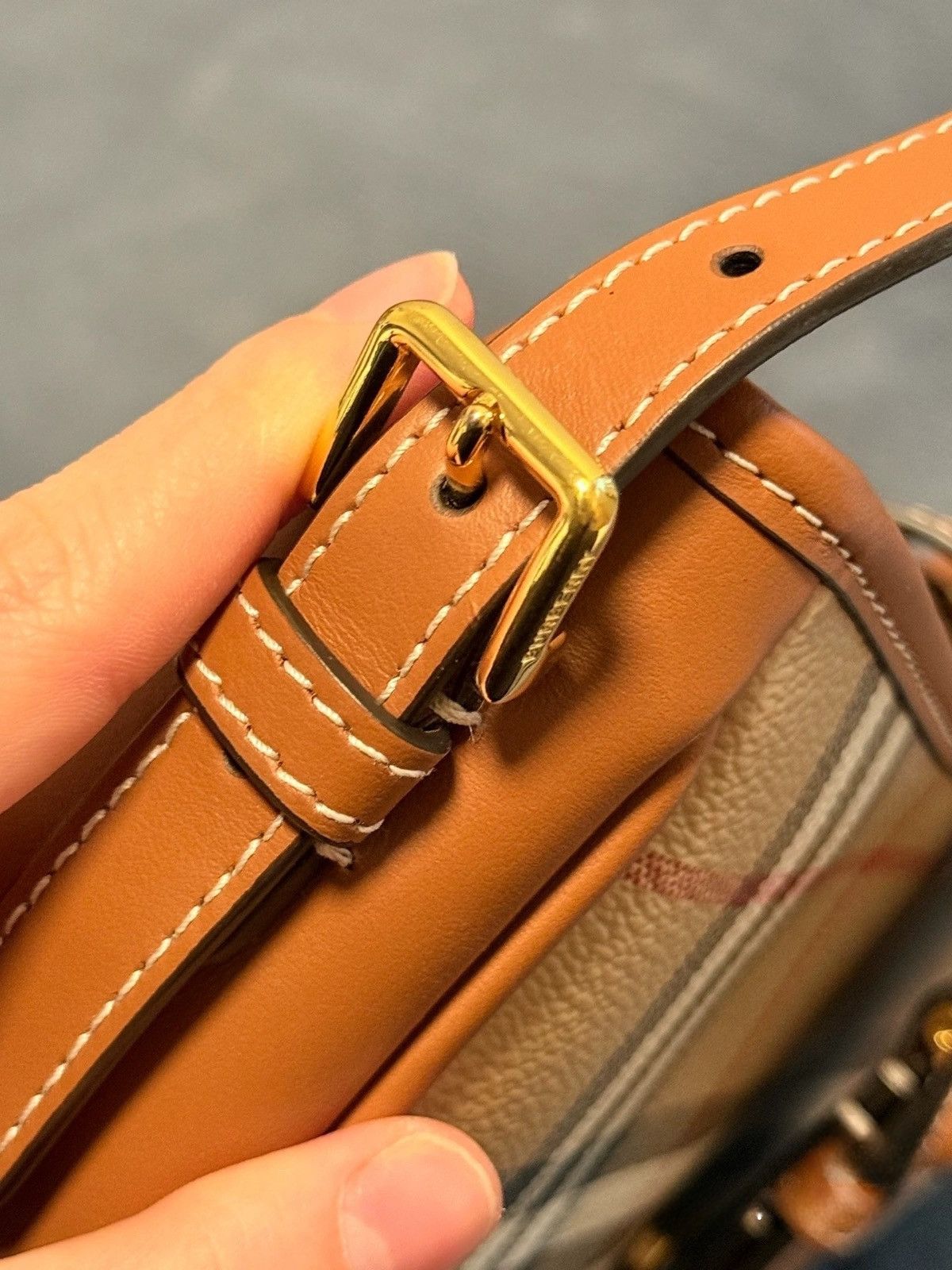 Burberry Burberry Olympia Vintage Check Shoulder Bag Size ONE SIZE - 5 Thumbnail