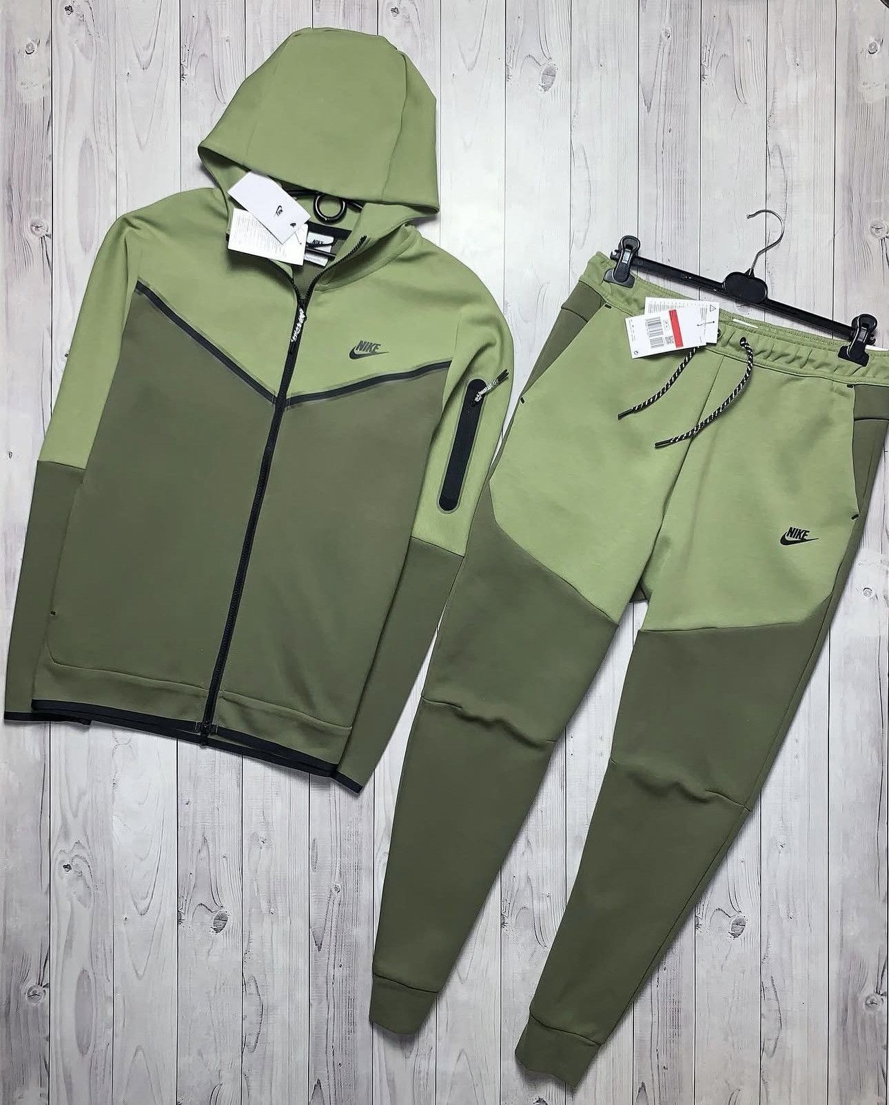 Nike tech fleece tracksuit Aligator green rare size : LXL
