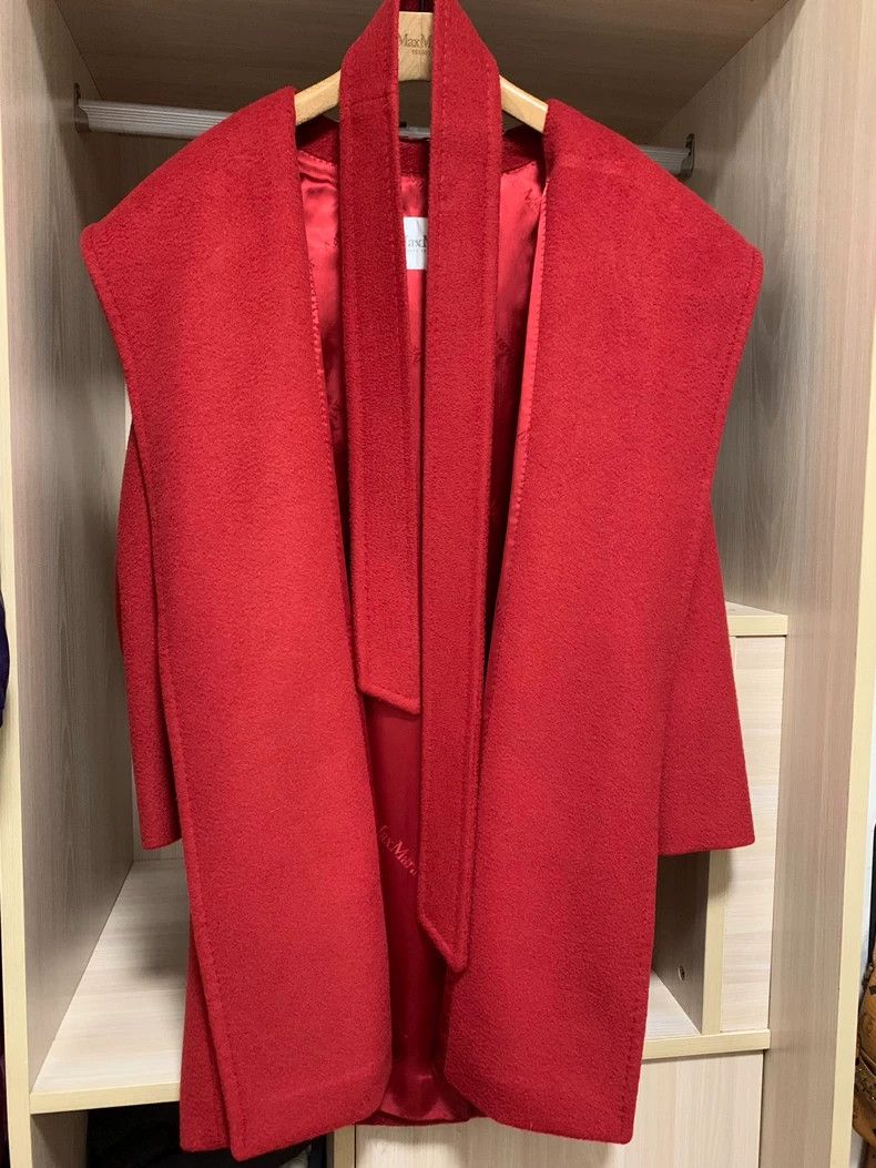 Max Mara Max Mara Rialto coat bathrobe style with hat lace style Size L / US 10 / IT 46 - 1 Thumbnail