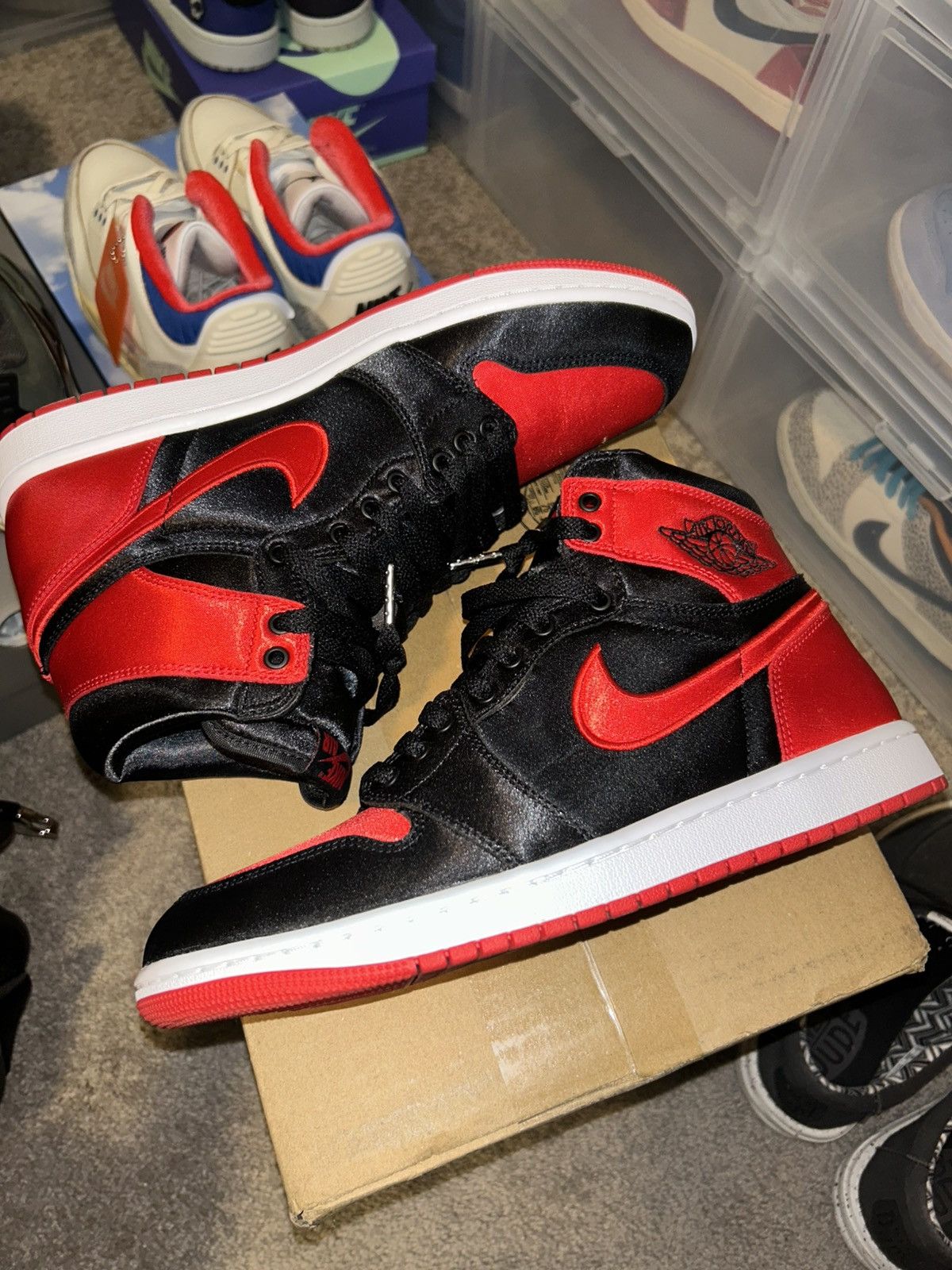 Jordan Brand Jordan 1 satin bred Size US 8.5 / EU 41-42 - 3 Thumbnail