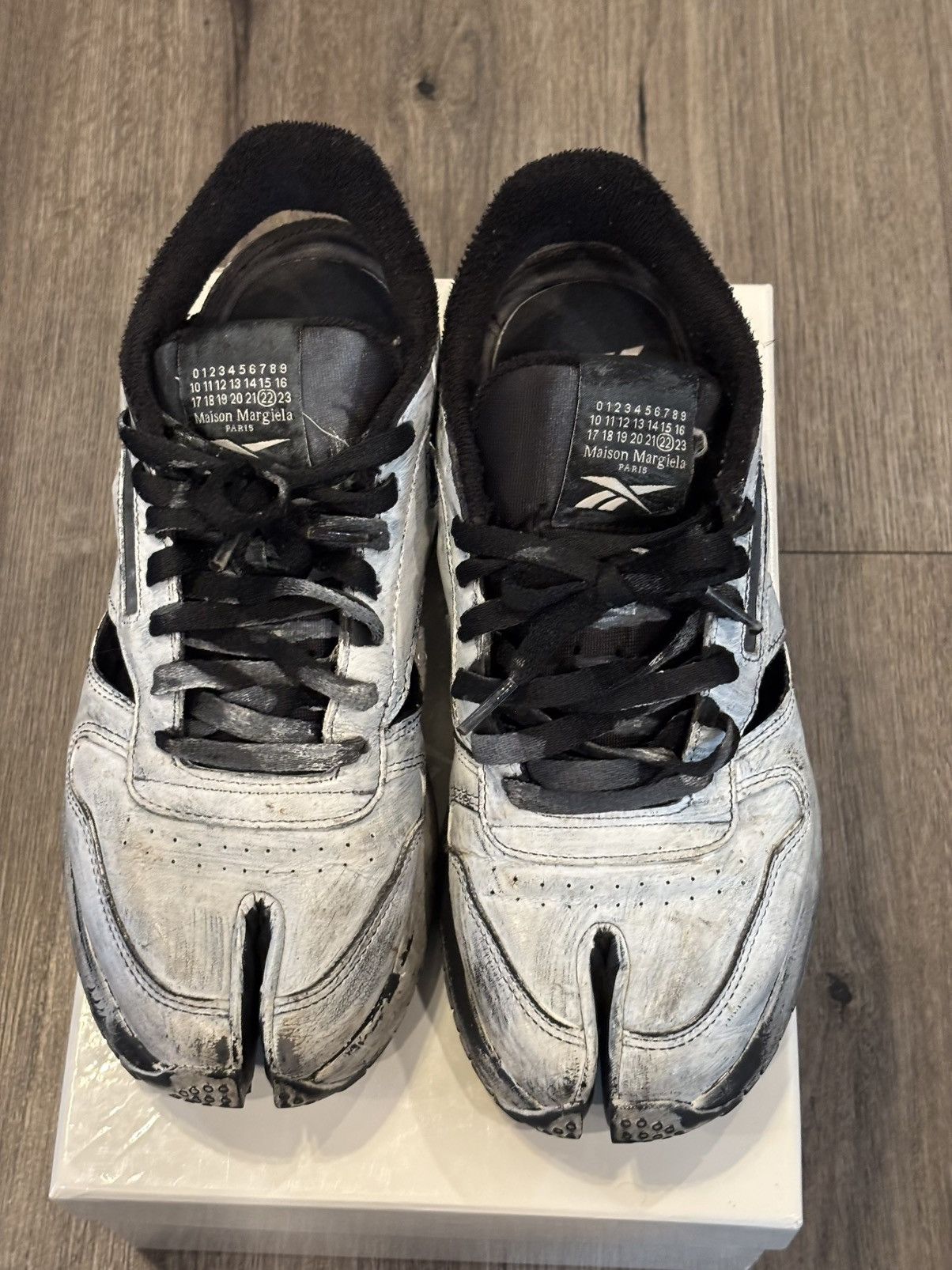 Maison Margiela × Reebok Maison Margiela X Reebok Classic Leather Tabi 🦶 Size US 9.5 / EU 42-43 - 4 Thumbnail