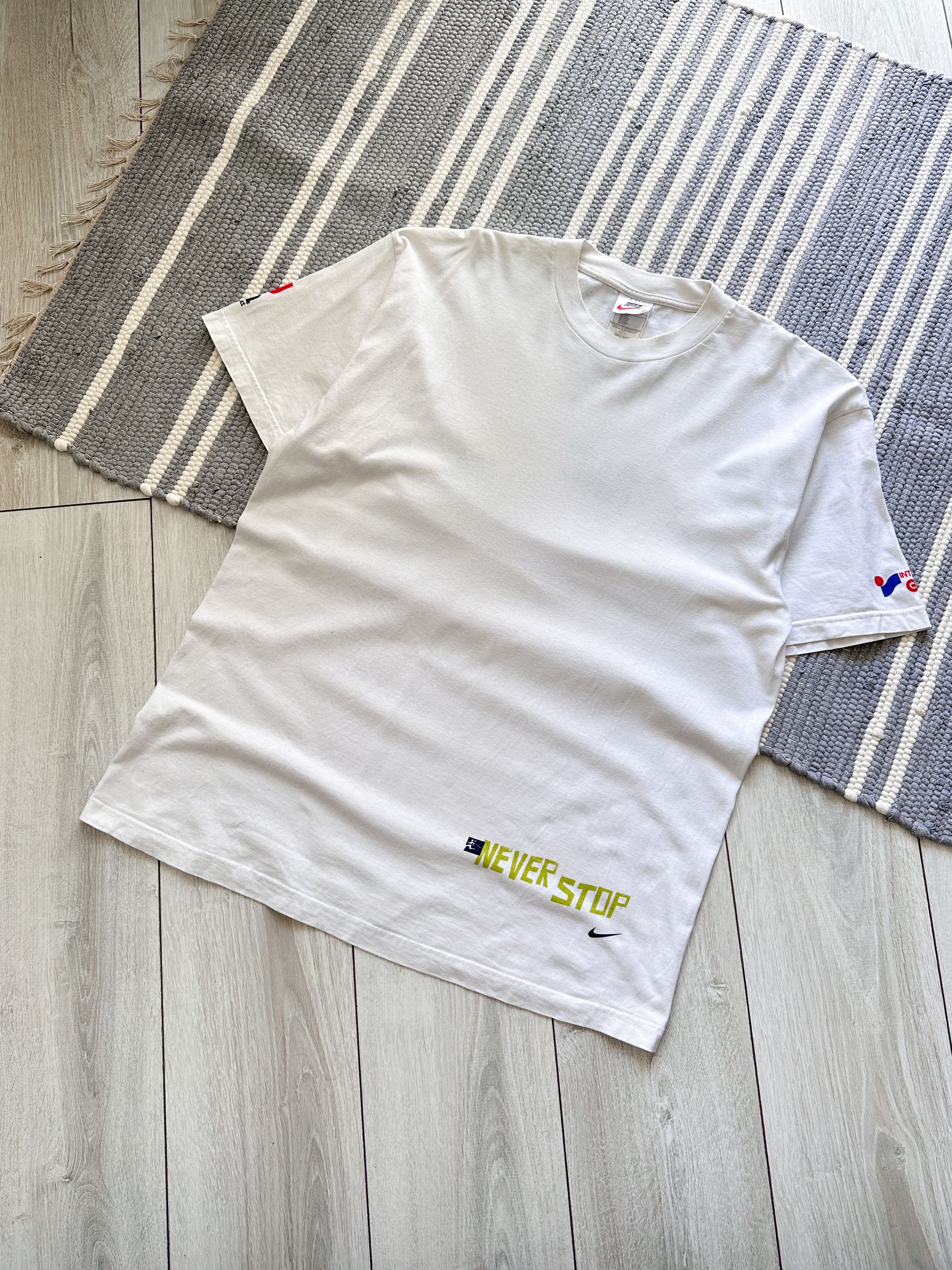 Nike Nike Vintage 1999 Run and Run Tee Shirt Size US L / EU 52-54 / 3 - 1 Thumbnail