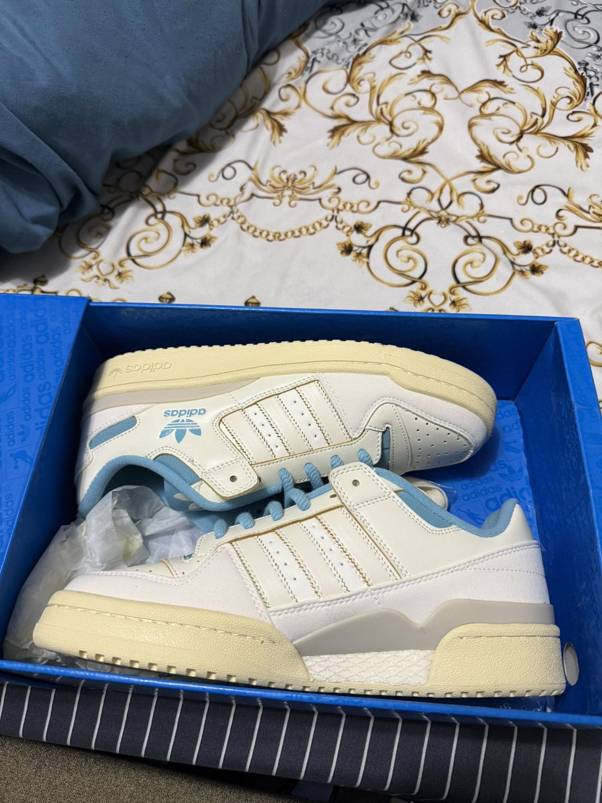 Adidas BLUE WHITE ADIDAS Size US 8 / EU 41 - 3 Thumbnail