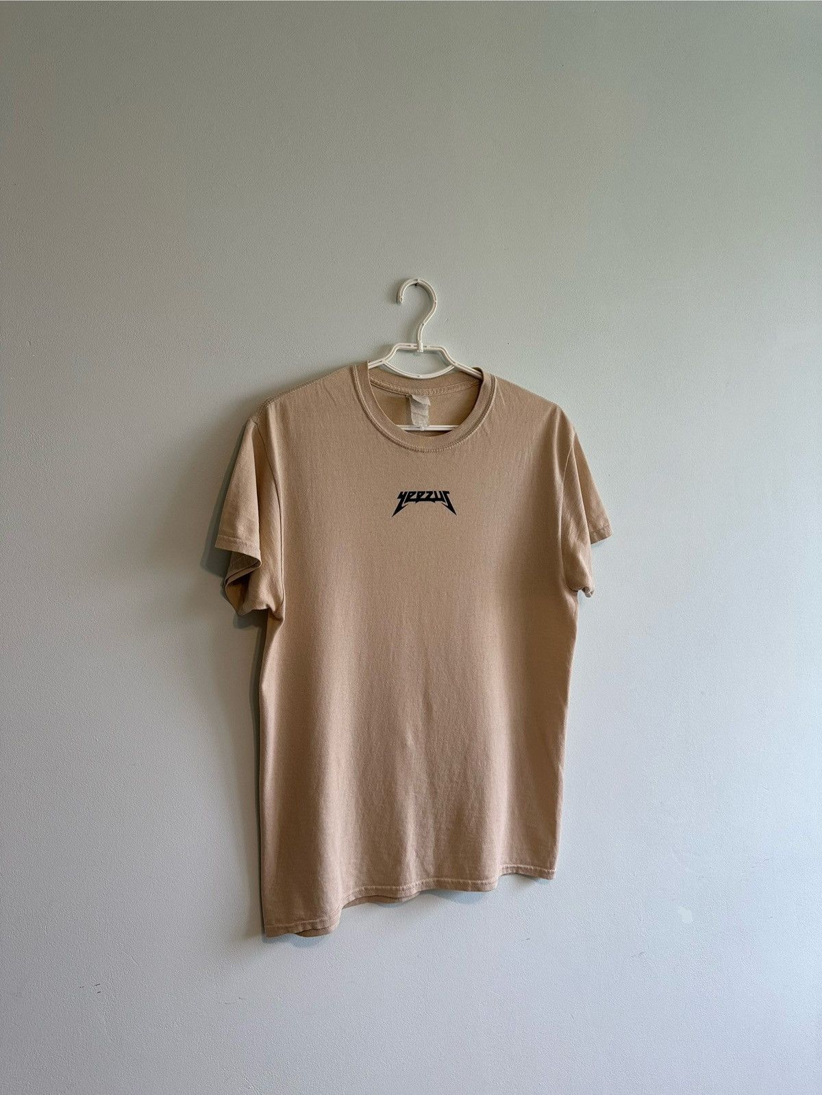 Gildan UNRELEASED Kanye West Yeezus How to Beat The Devil T-shirt Size US L / EU 52-54 / 3 - 2 Thumbnail
