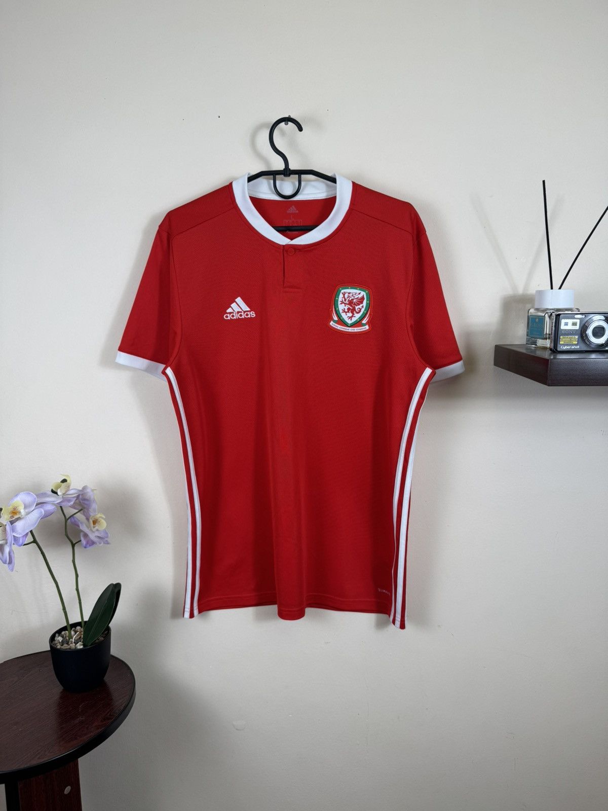 Adidas Adidas Wales Jersey 2018 National Team Home Football sz L Size US L / EU 52-54 / 3 - 1 Thumbnail