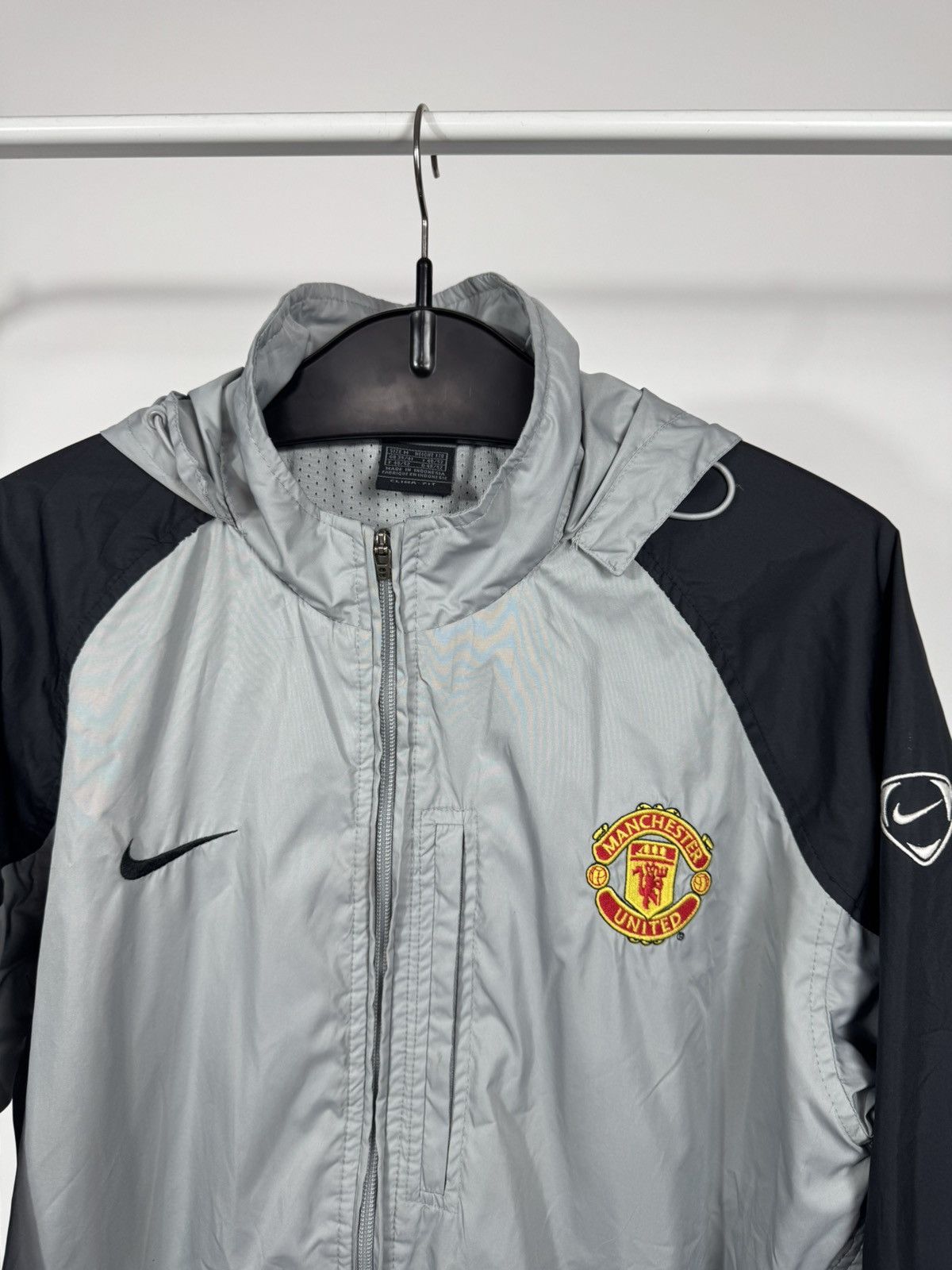 Nike Vintage Nike Manchester United Windbreaker Jacket Grey M Size US M / EU 48-50 / 2 - 4 Thumbnail